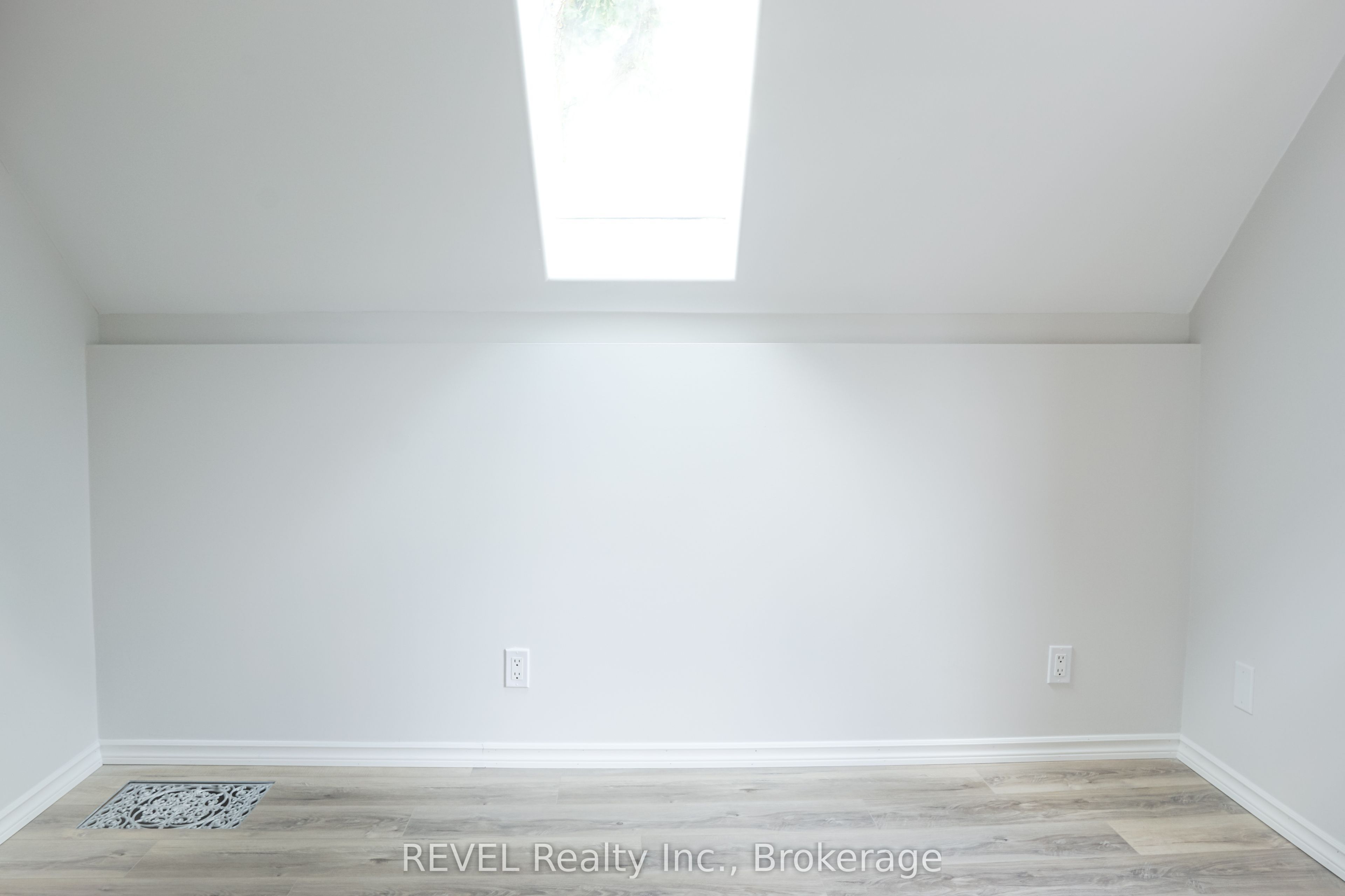 387 Glendale Avenue Property Photo 28
