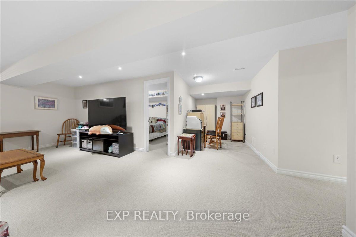 3237 Harvester Road Property Photo 25