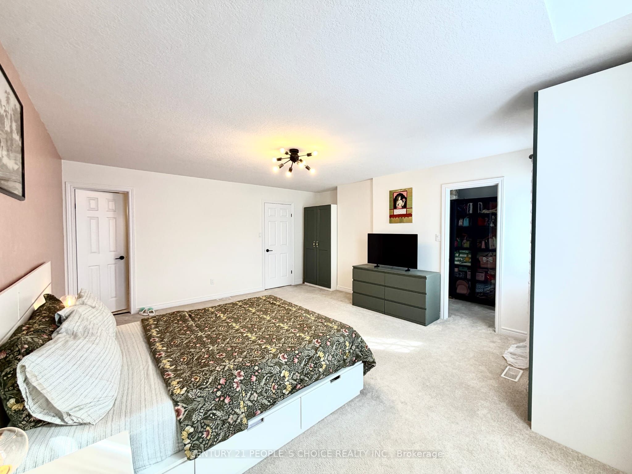 504 Doon Drive S Property Photo 16