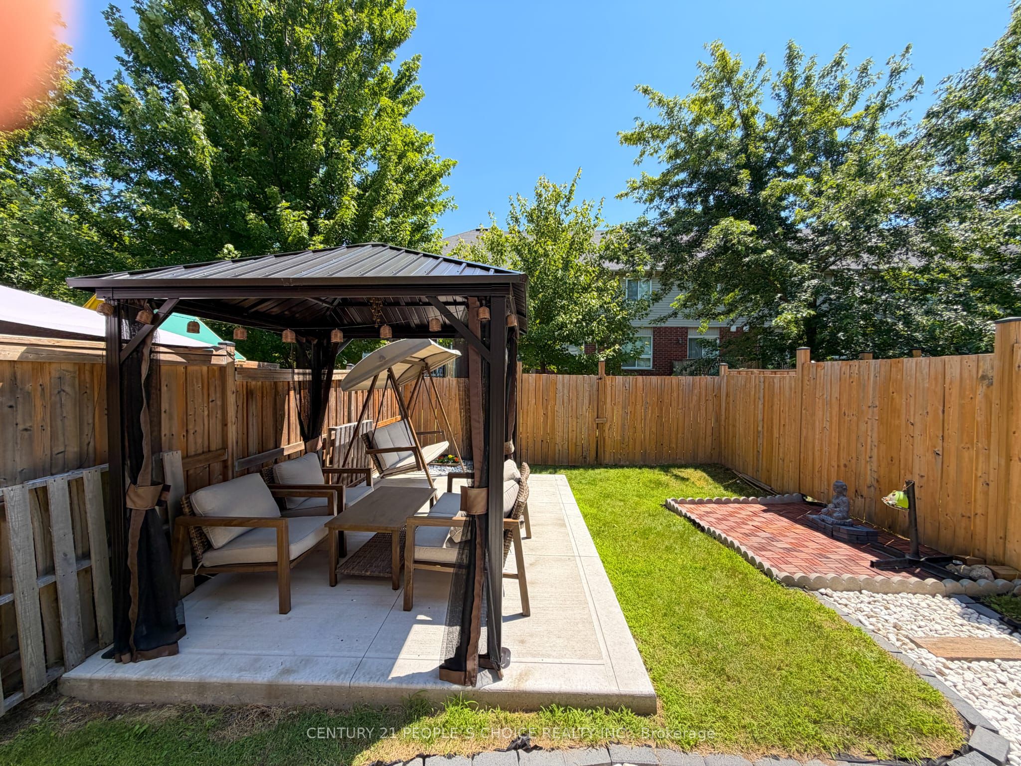 504 Doon Drive S Property Photo 36