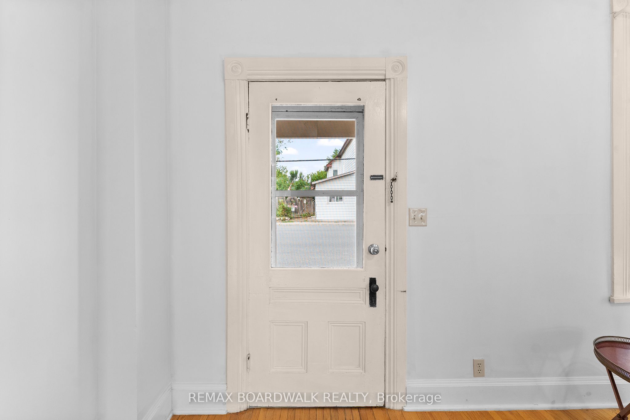 110-114 Clothier Street E Property Photo 4