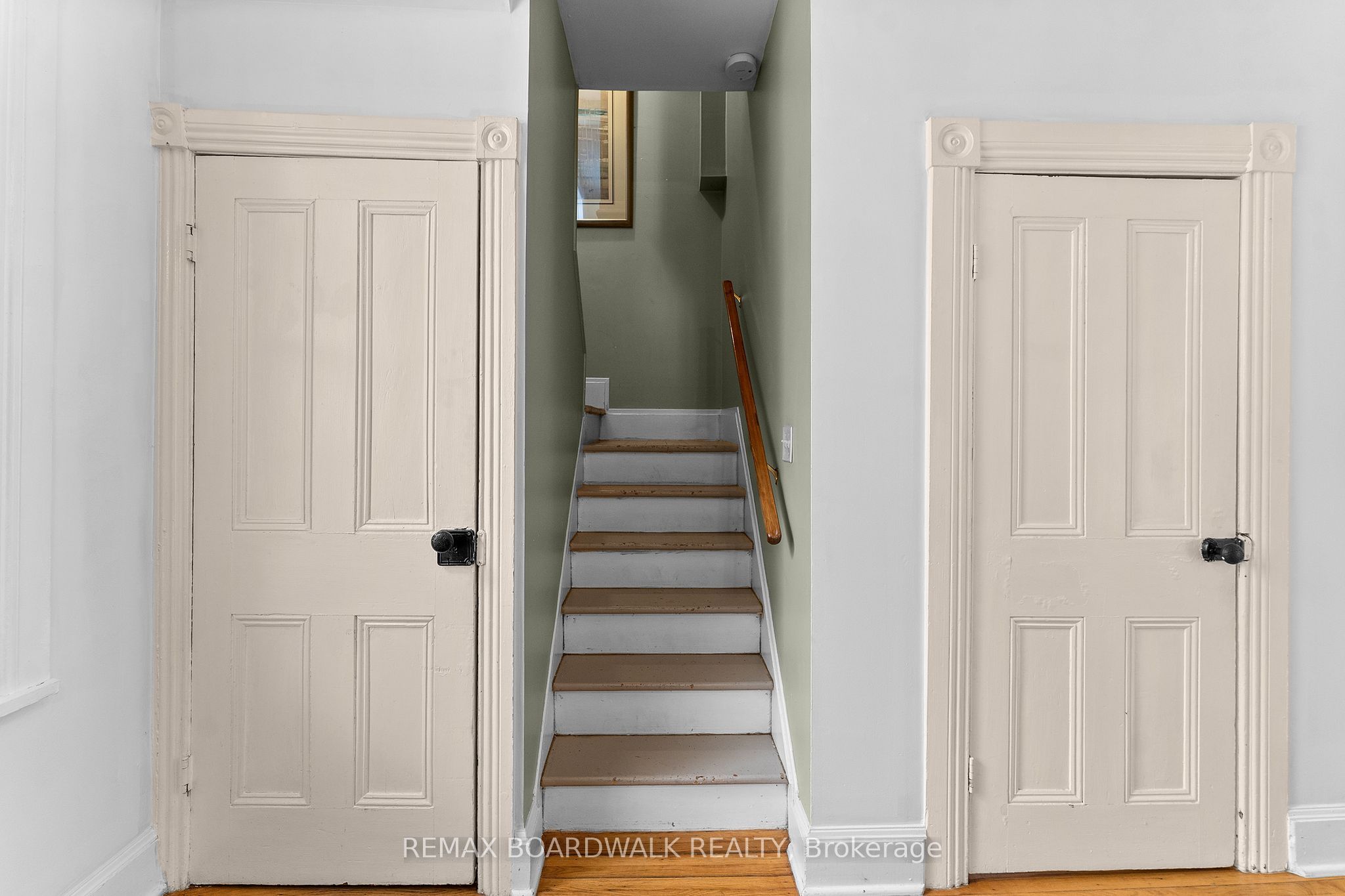 110-114 Clothier Street E Property Photo 16