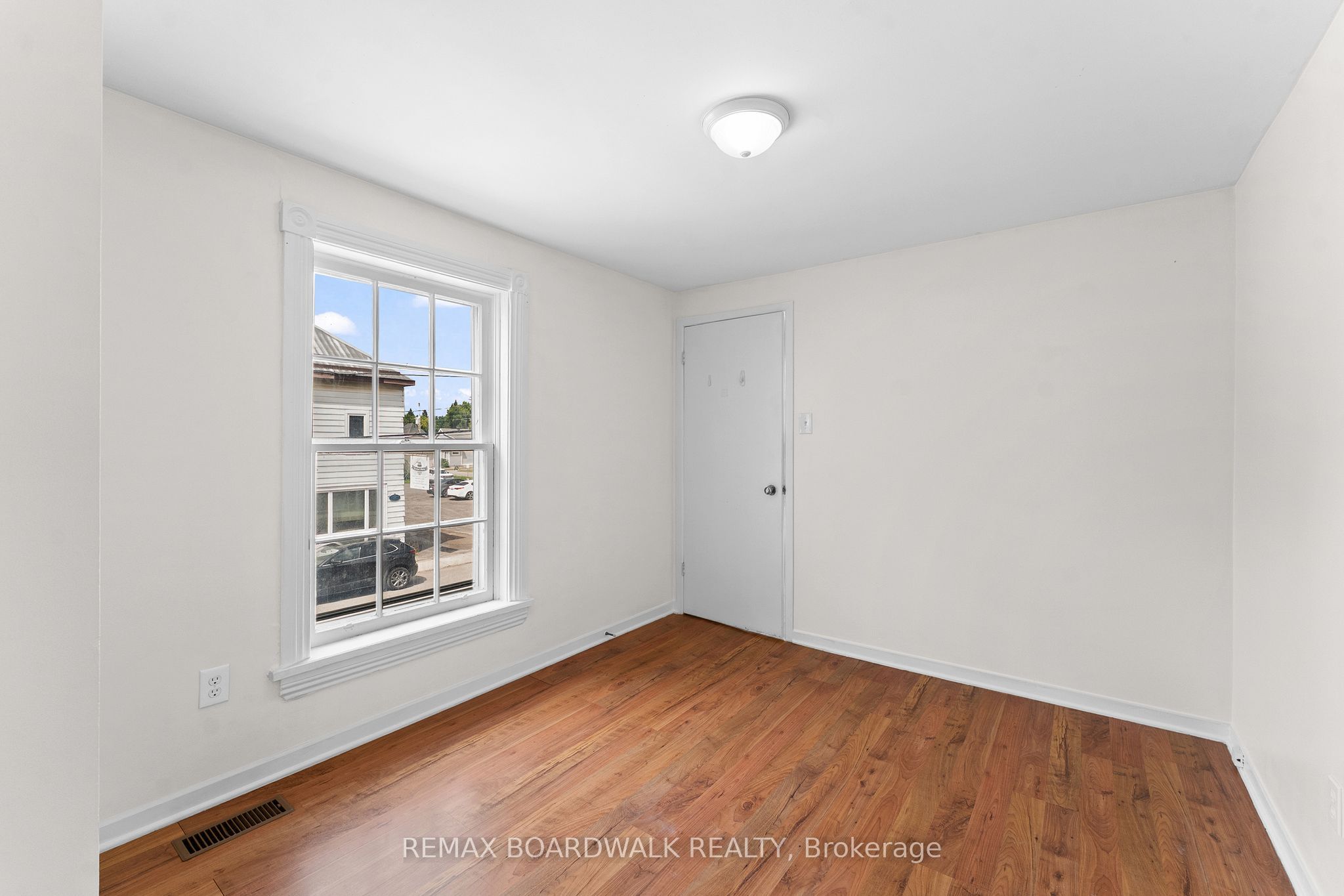 110-114 Clothier Street E Property Photo 19