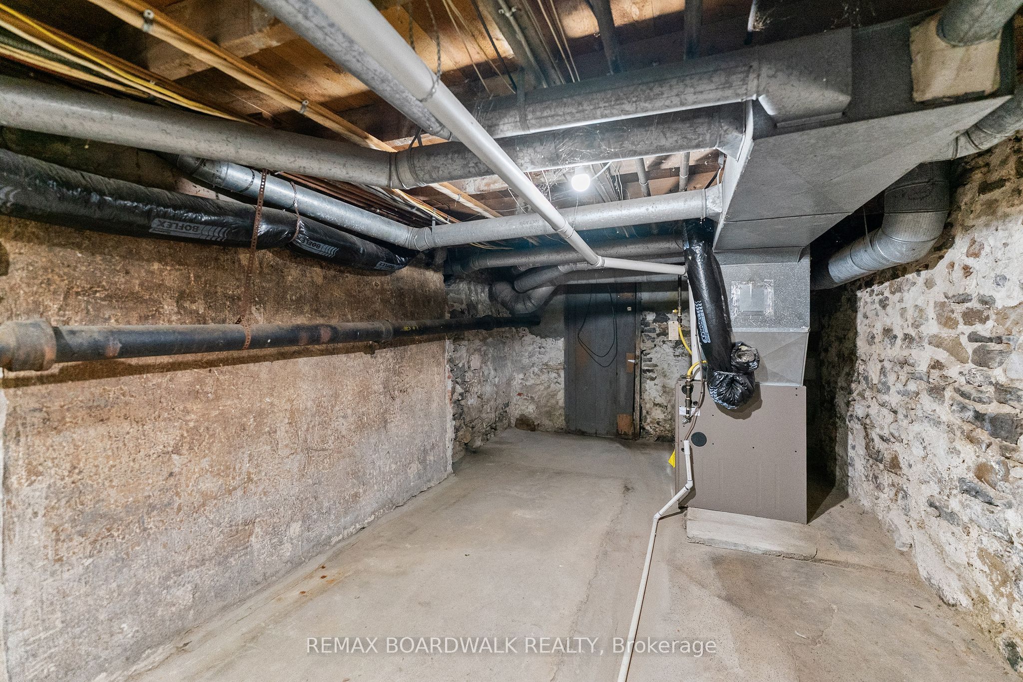 110-114 Clothier Street E Property Photo 25