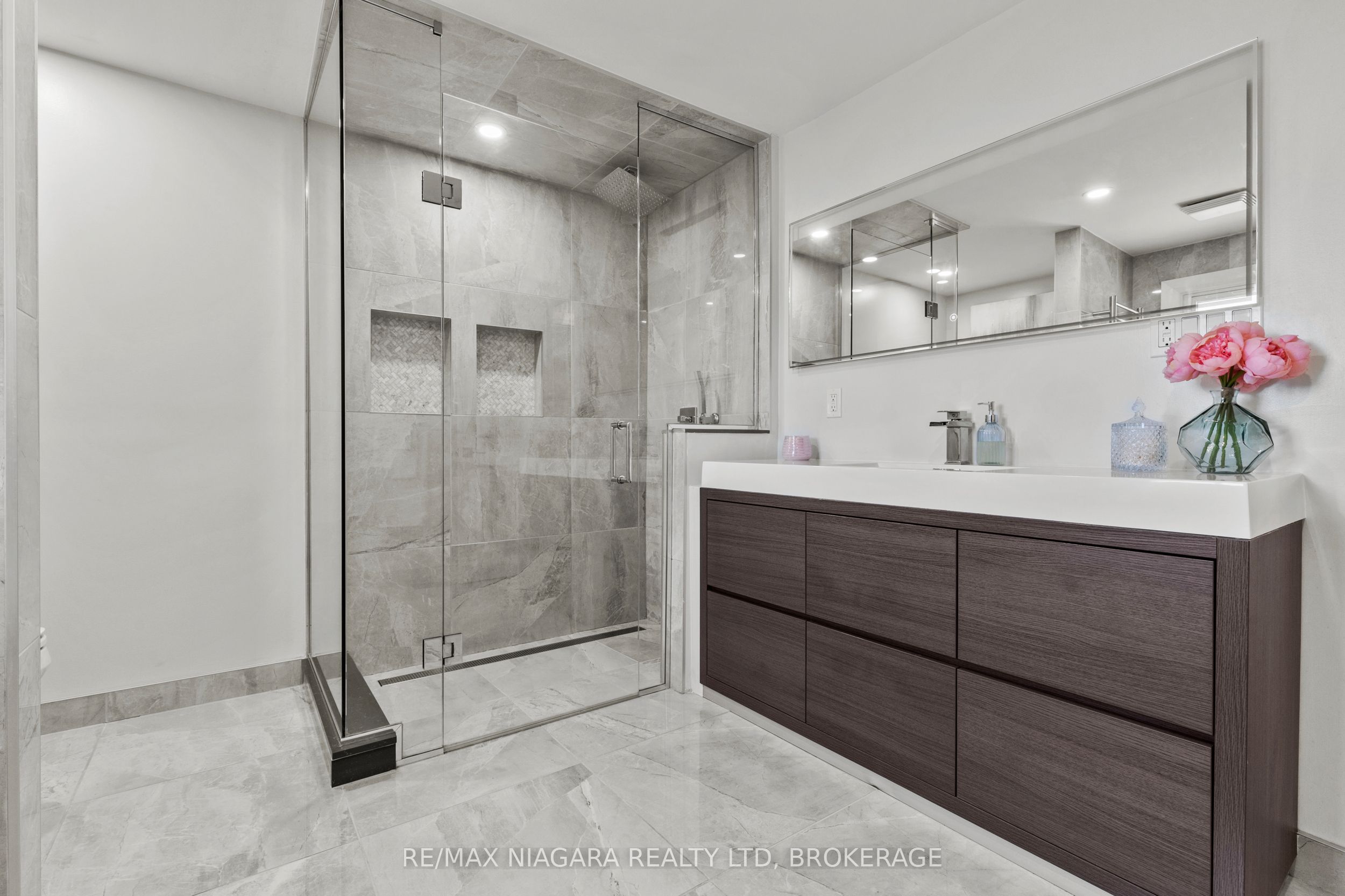 30 Orlando Drive Property Photo 22