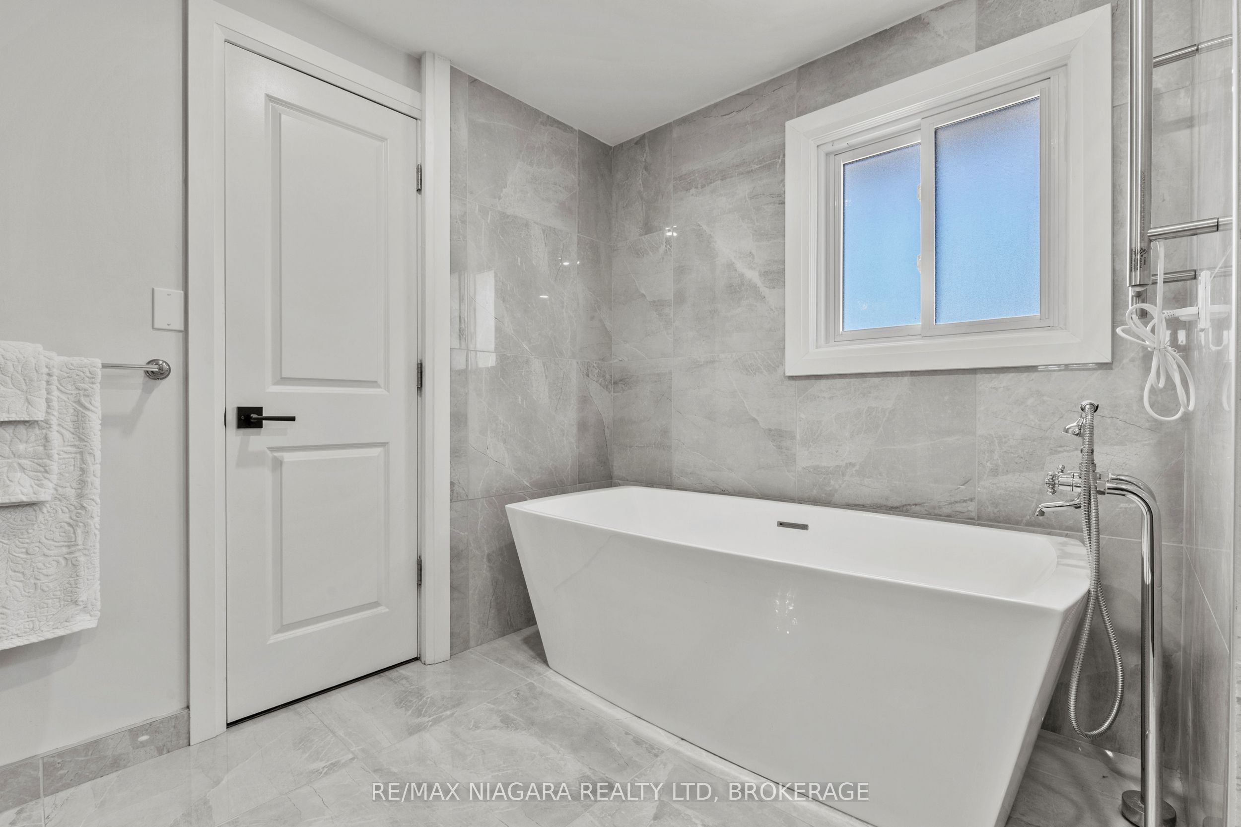 30 Orlando Drive Property Photo 23