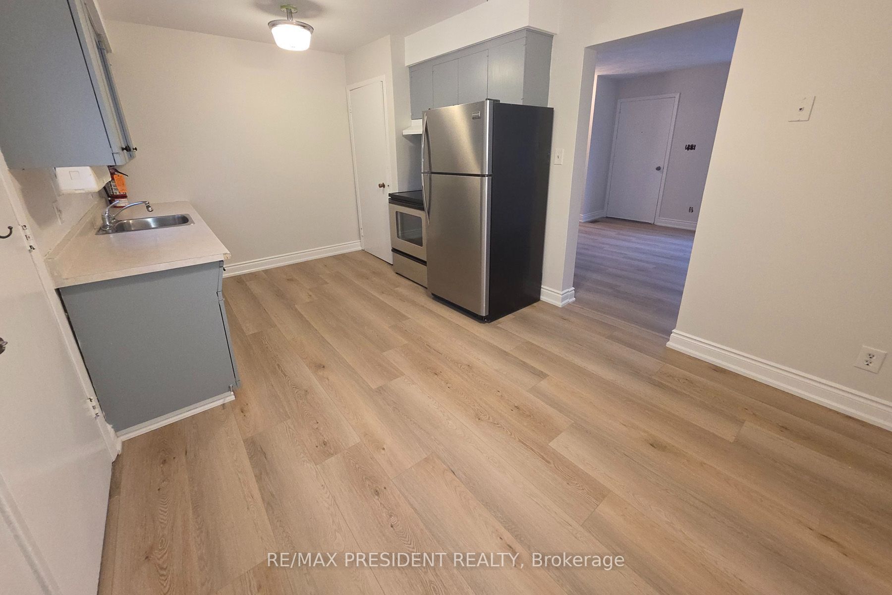 564 Brookhaven Crescent Property Photo 8