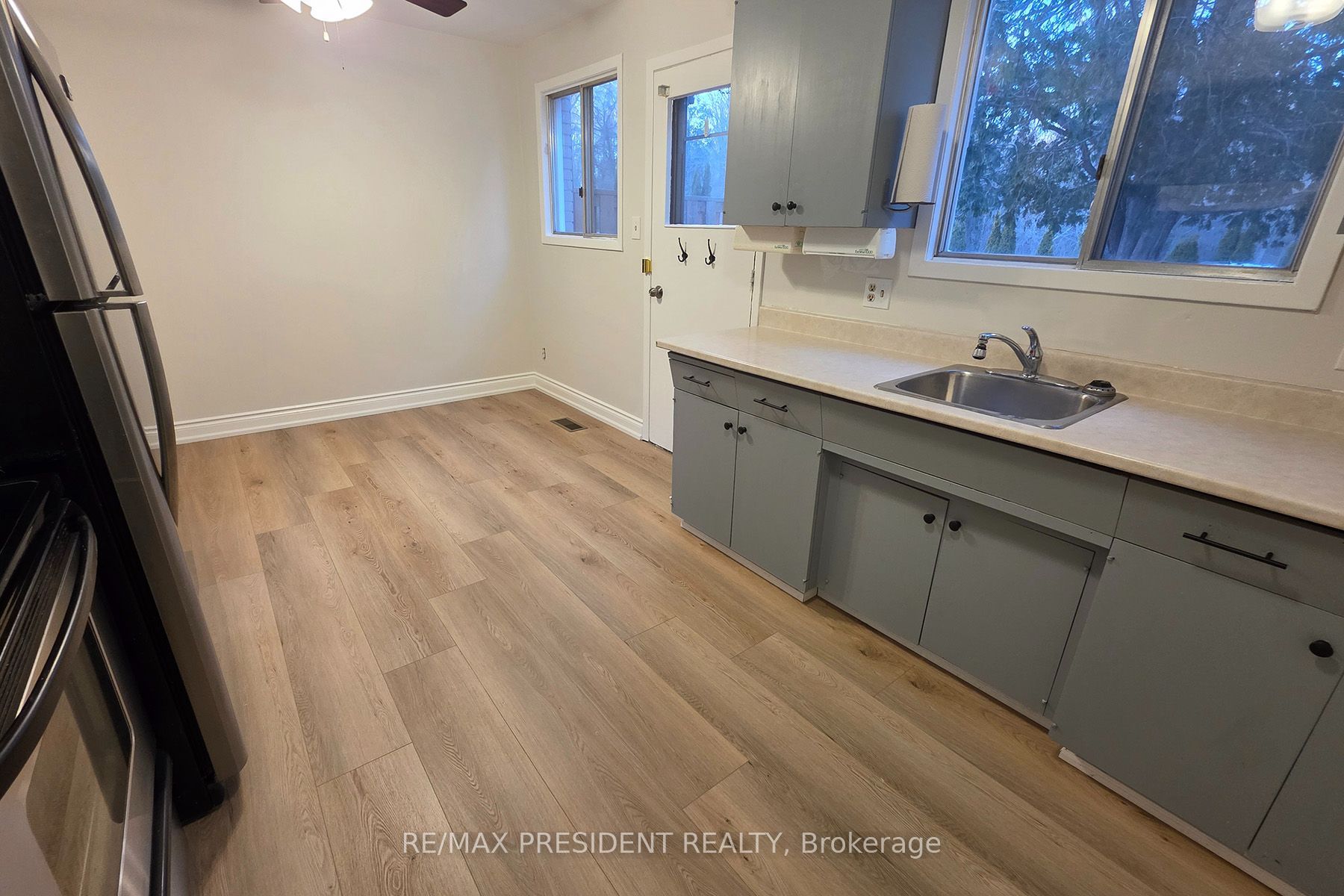 564 Brookhaven Crescent Property Photo 10