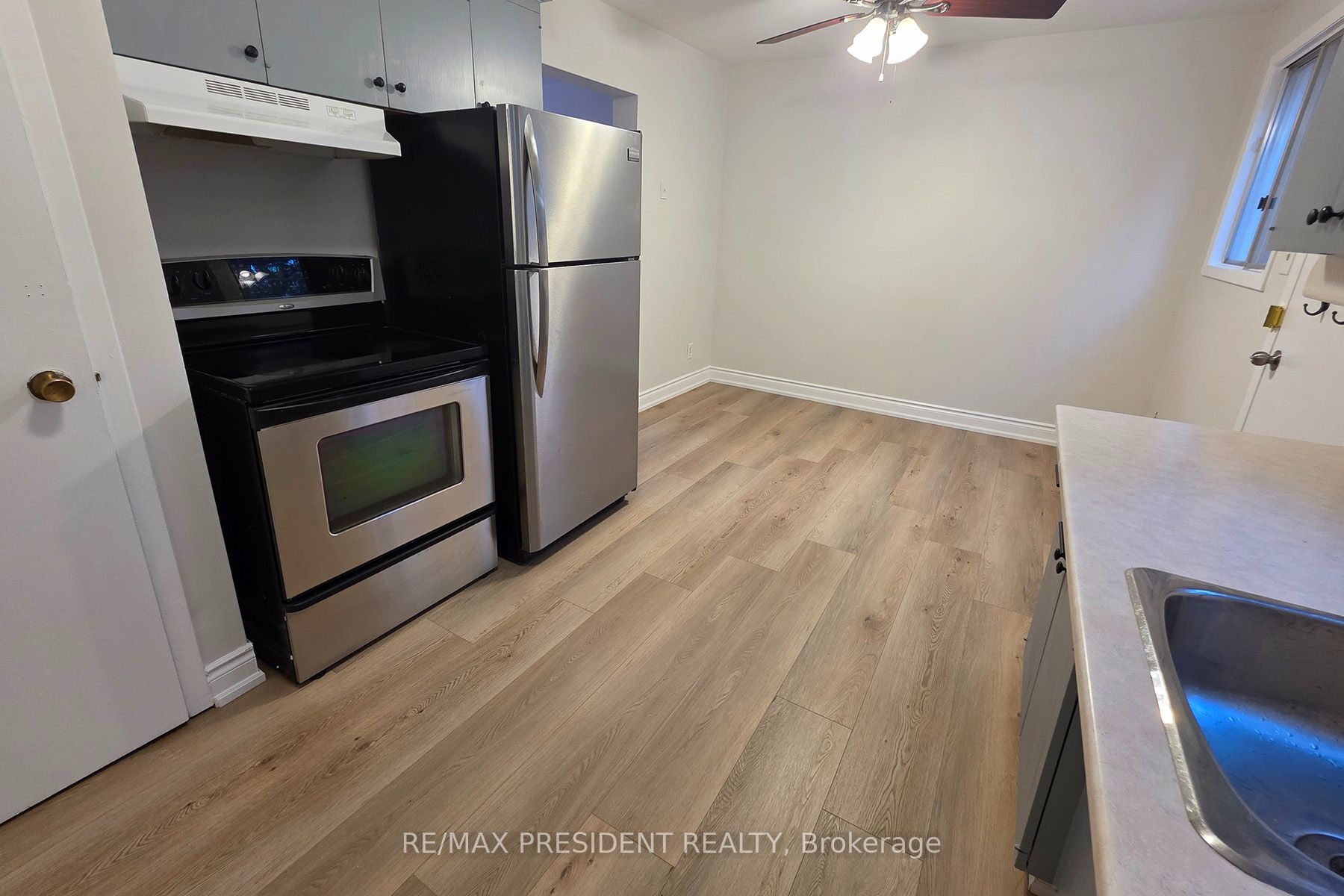 564 Brookhaven Crescent Property Photo 11