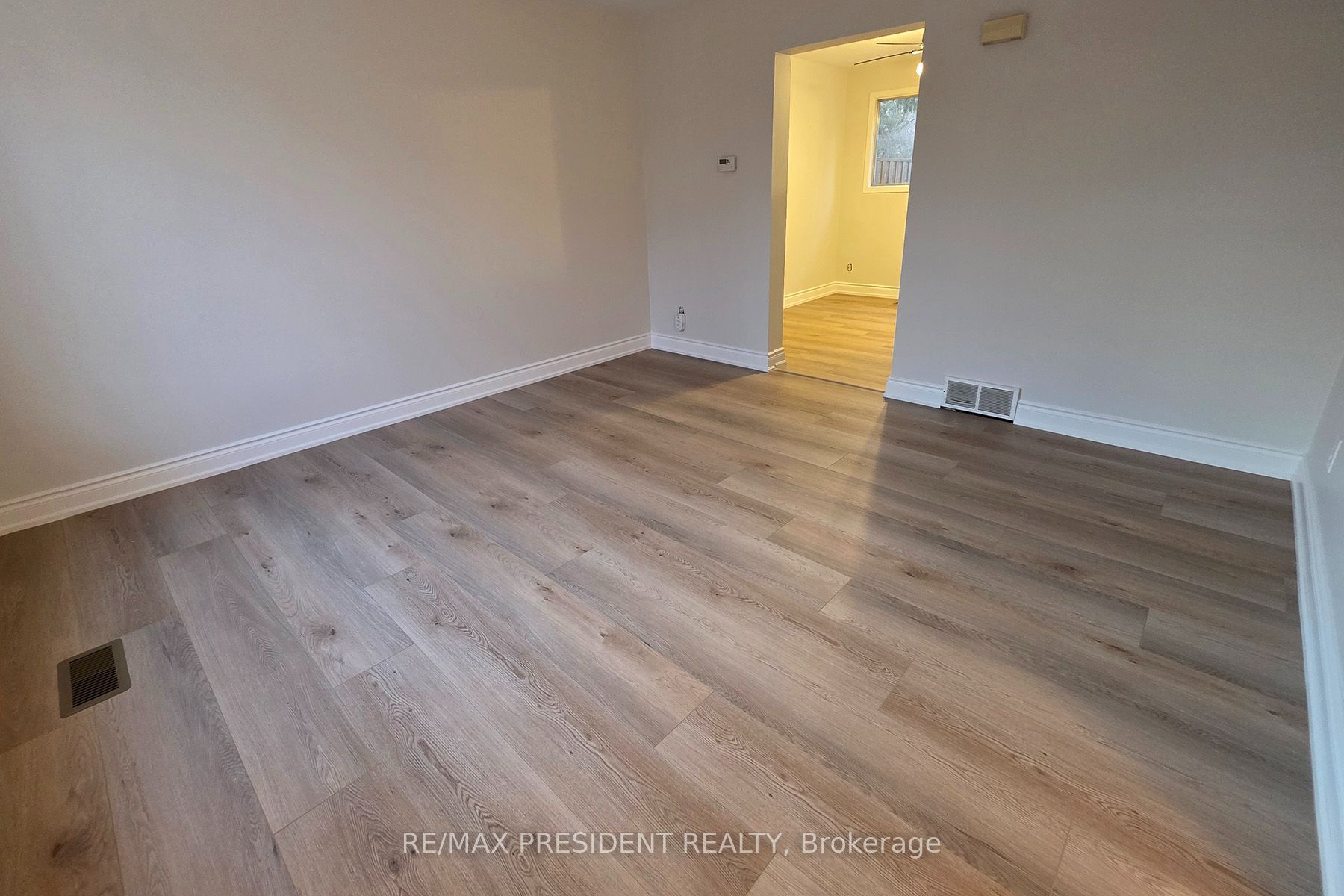 564 Brookhaven Crescent Property Photo 15