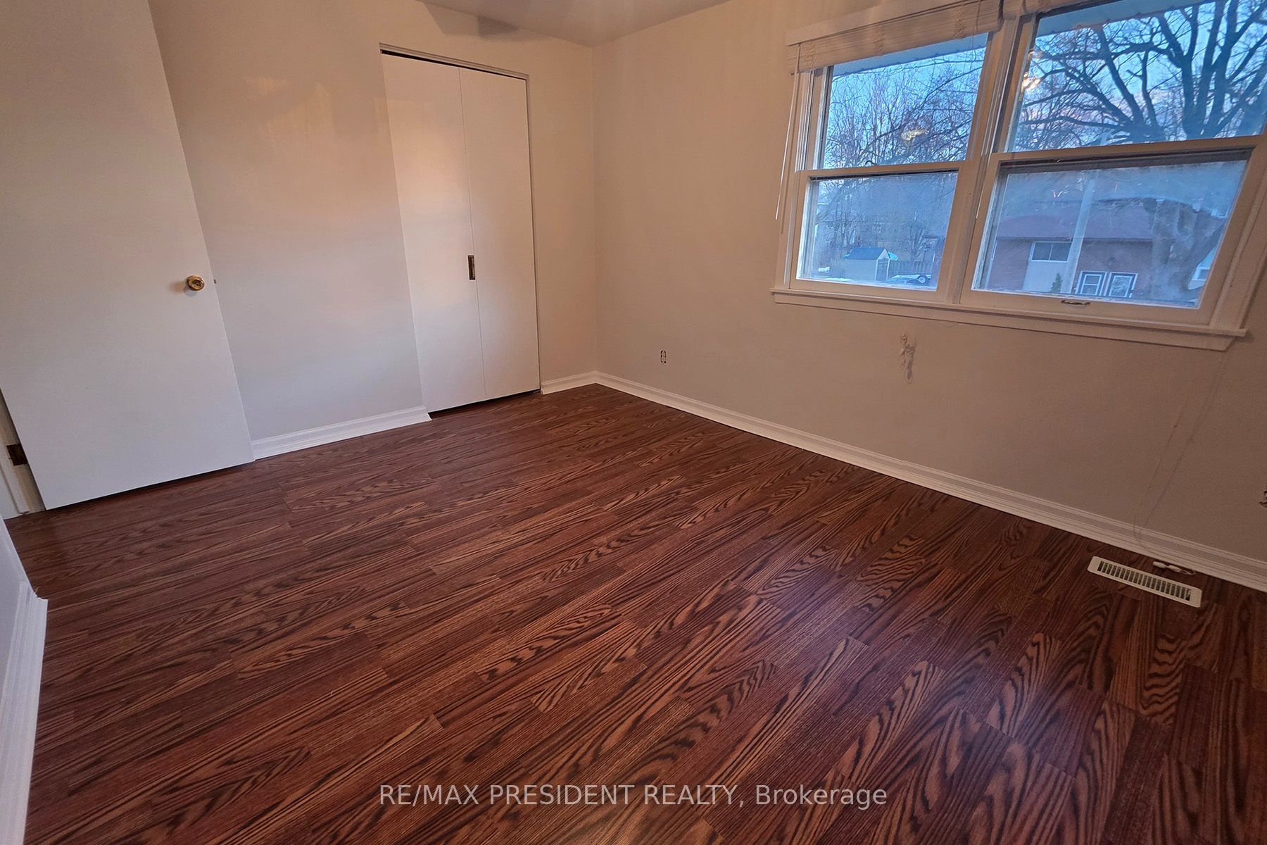 564 Brookhaven Crescent Property Photo 18