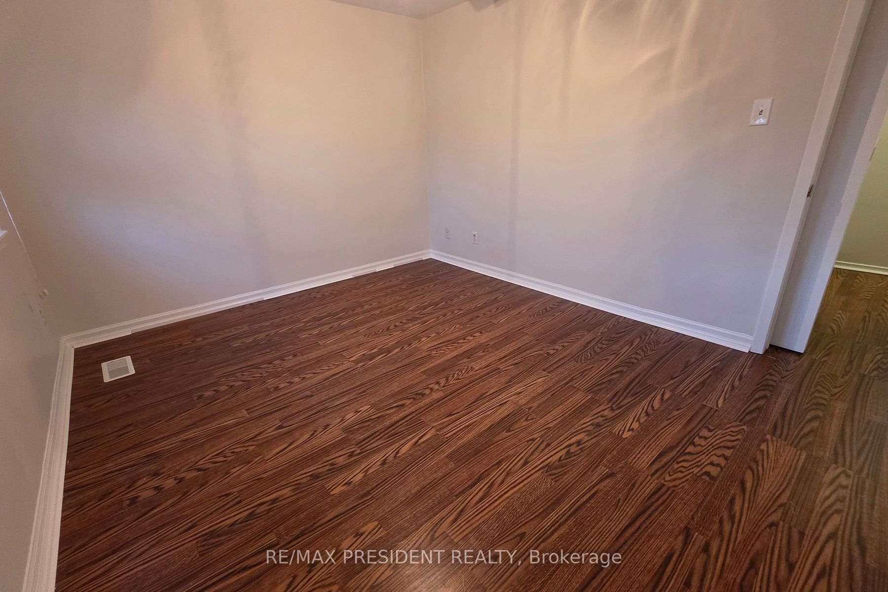 564 Brookhaven Crescent Property Photo 19