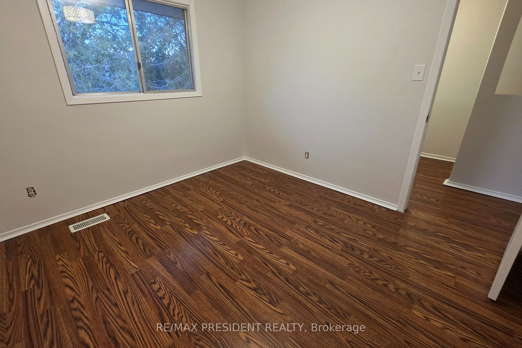 564 Brookhaven Crescent Property Photo 21