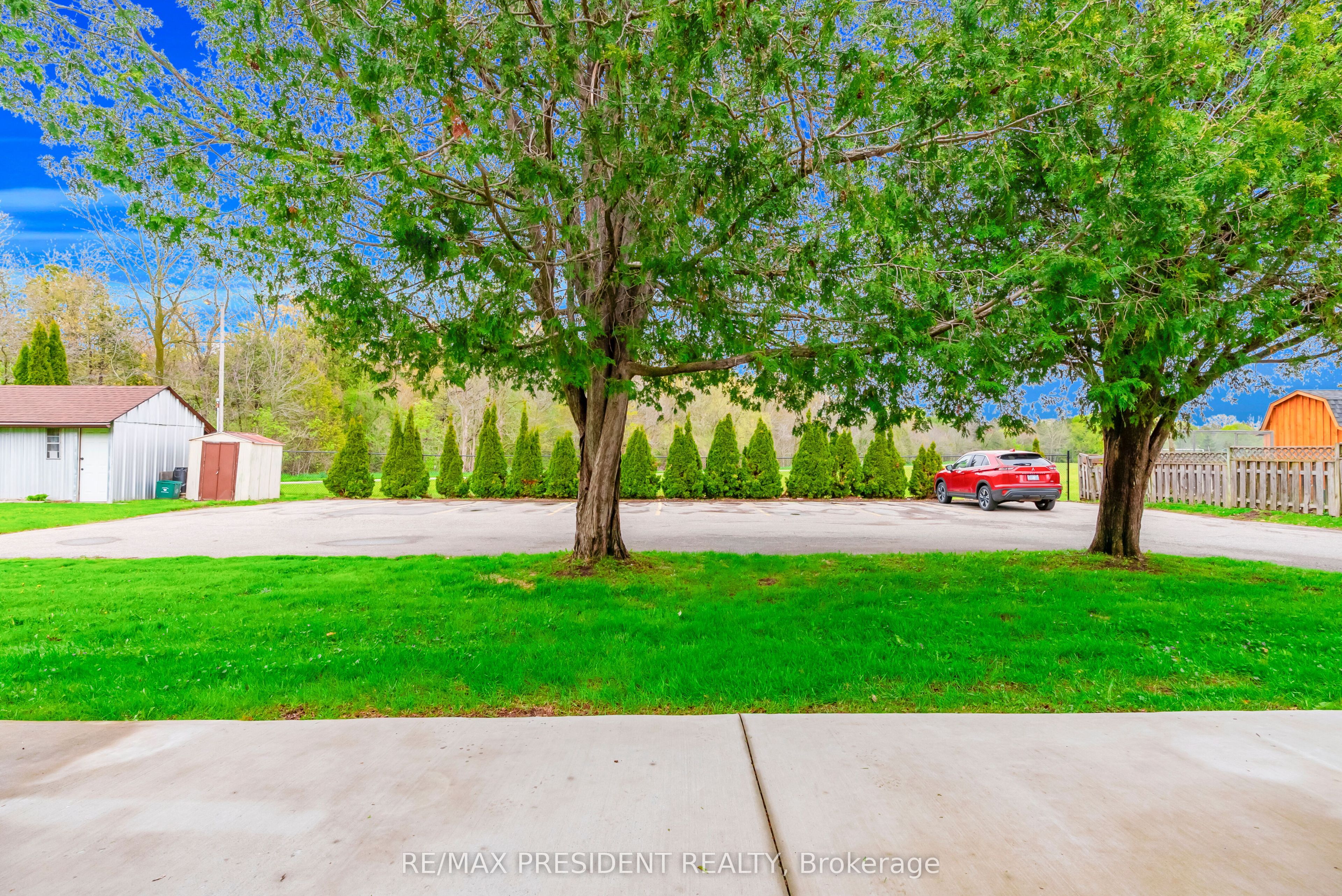 564 Brookhaven Crescent Property Photo 30
