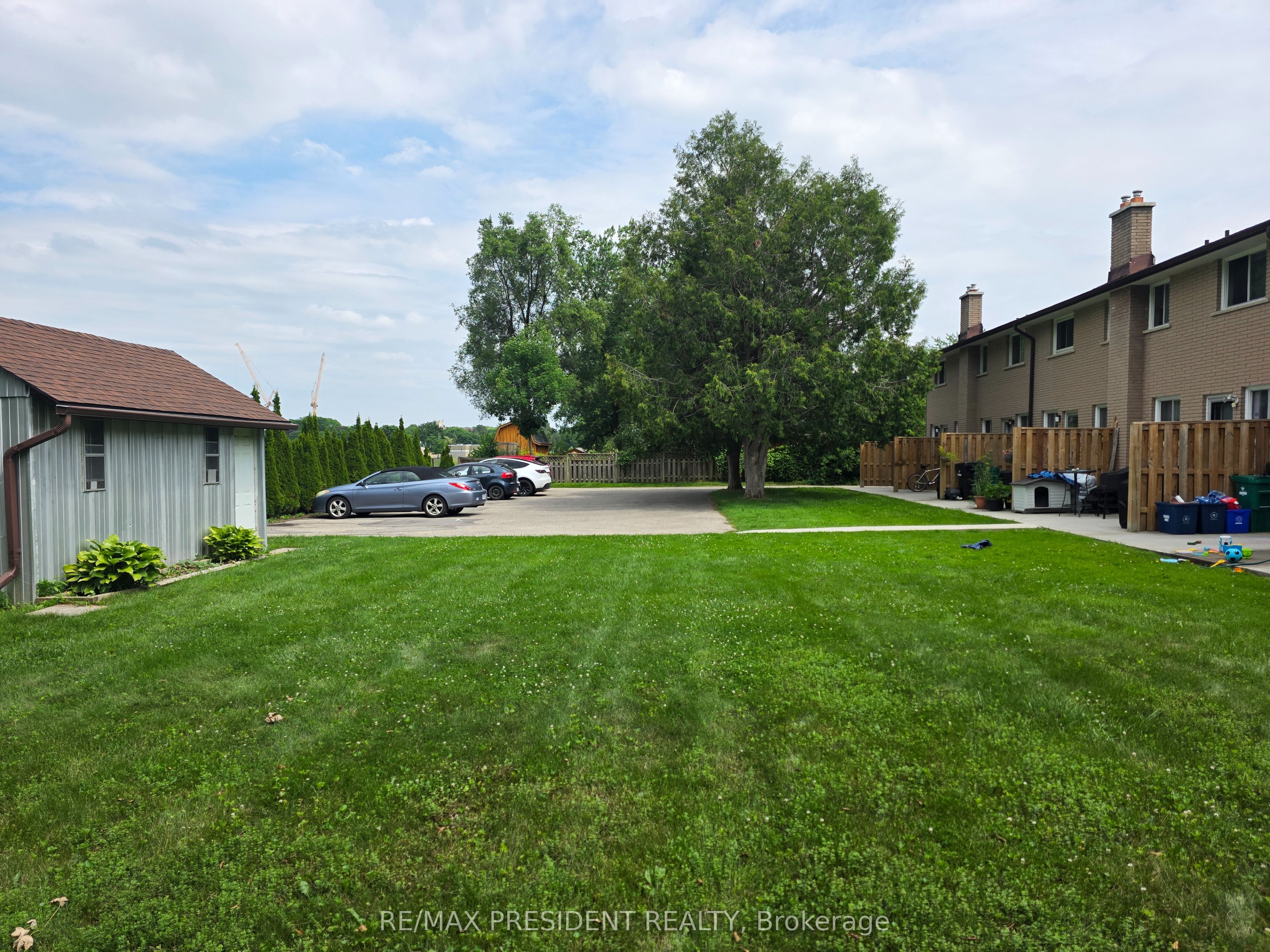 564 Brookhaven Crescent Property Photo 47