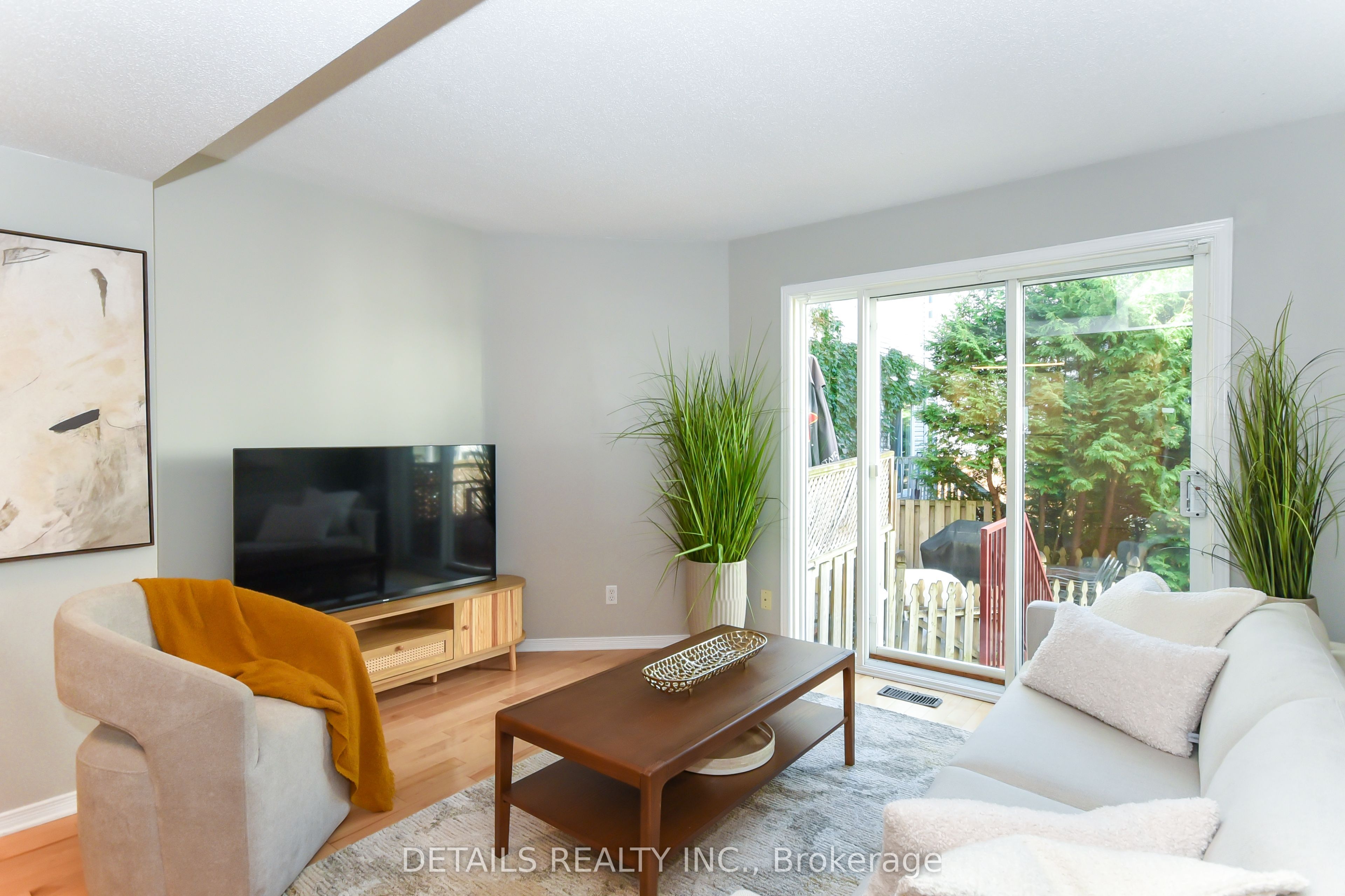 158 Forward Avenue Property Photo 5