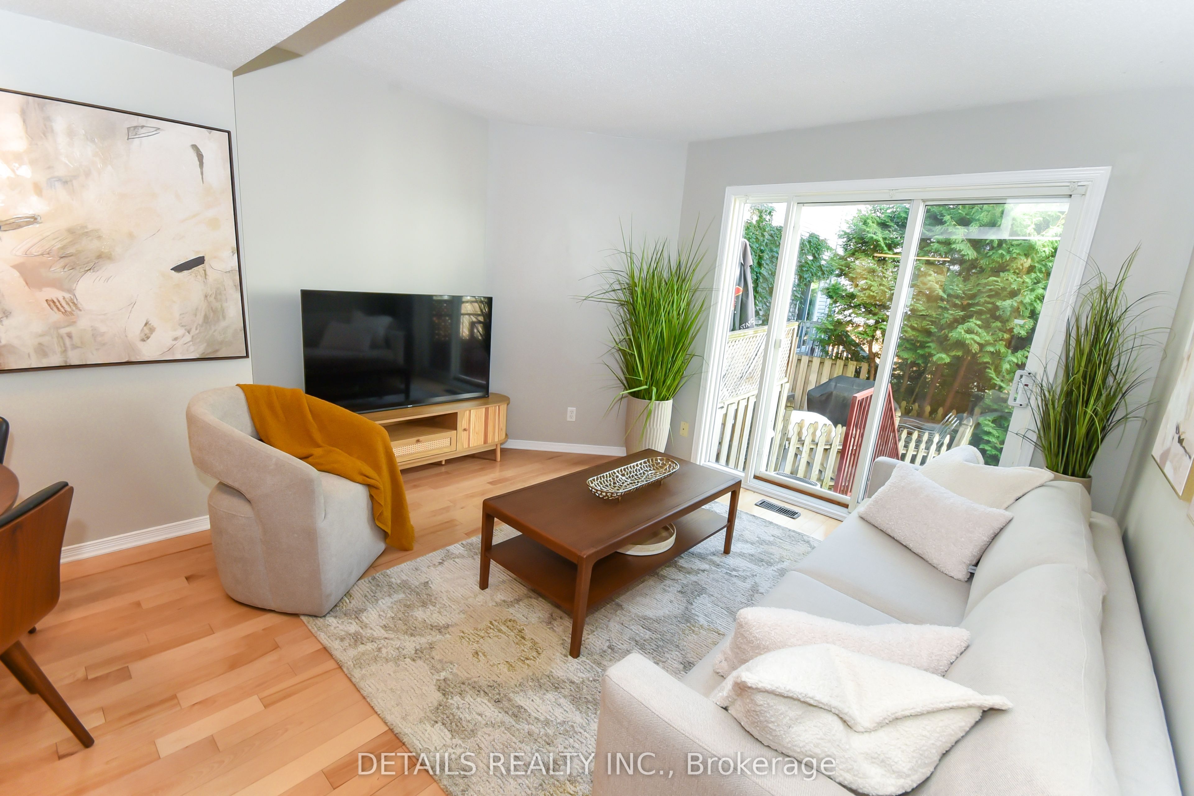 158 Forward Avenue Property Photo 6