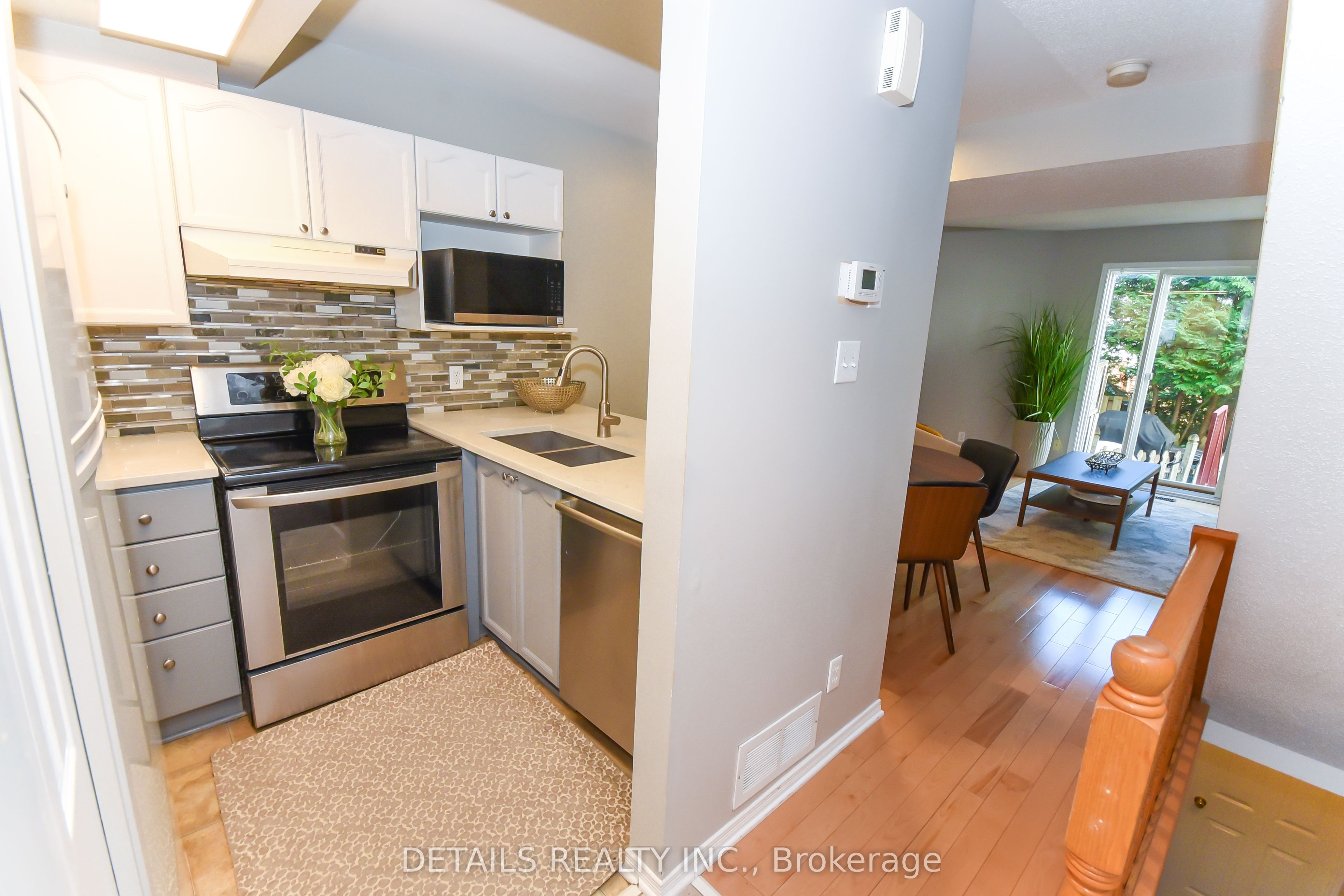 158 Forward Avenue Property Photo 9