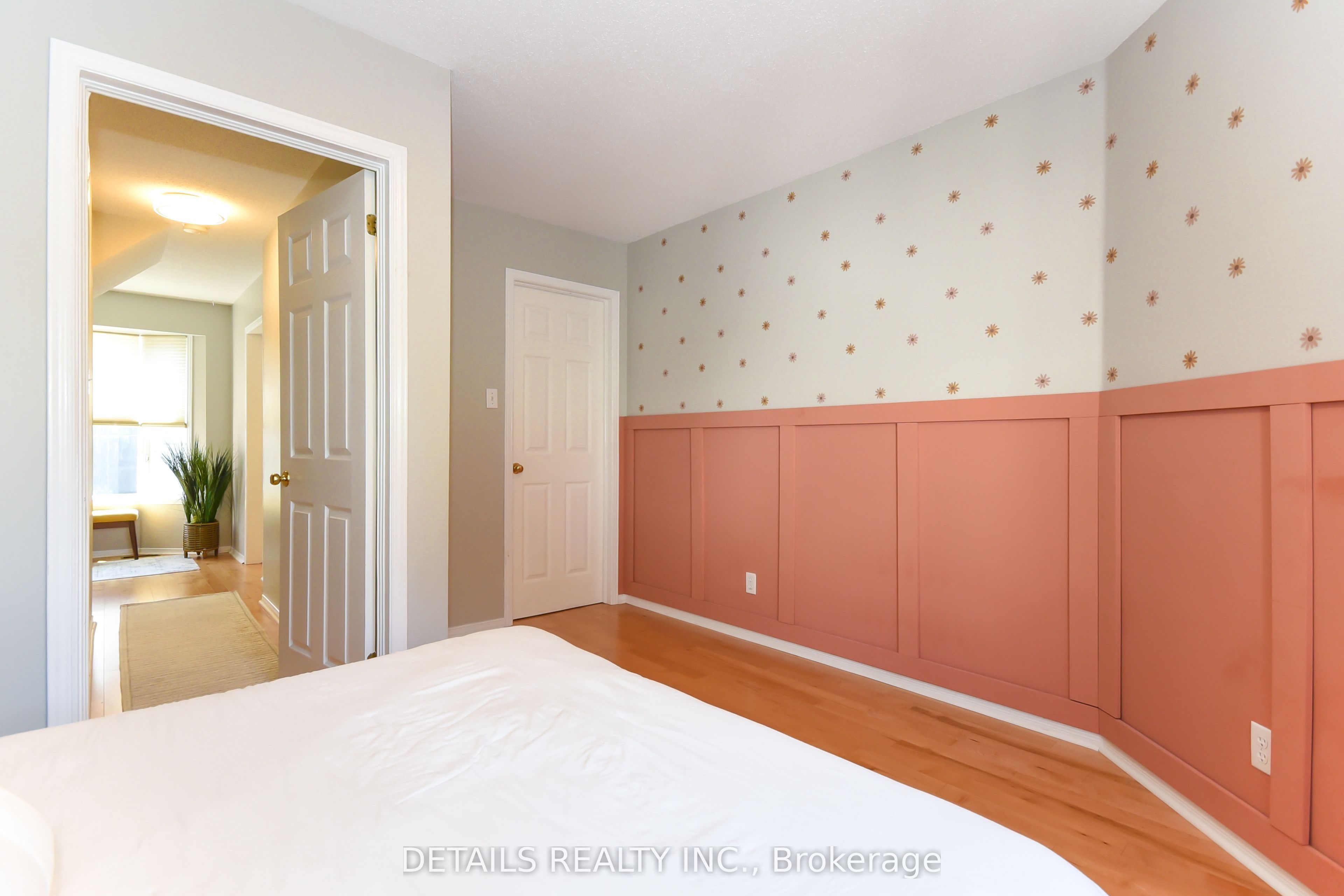 158 Forward Avenue Property Photo 27