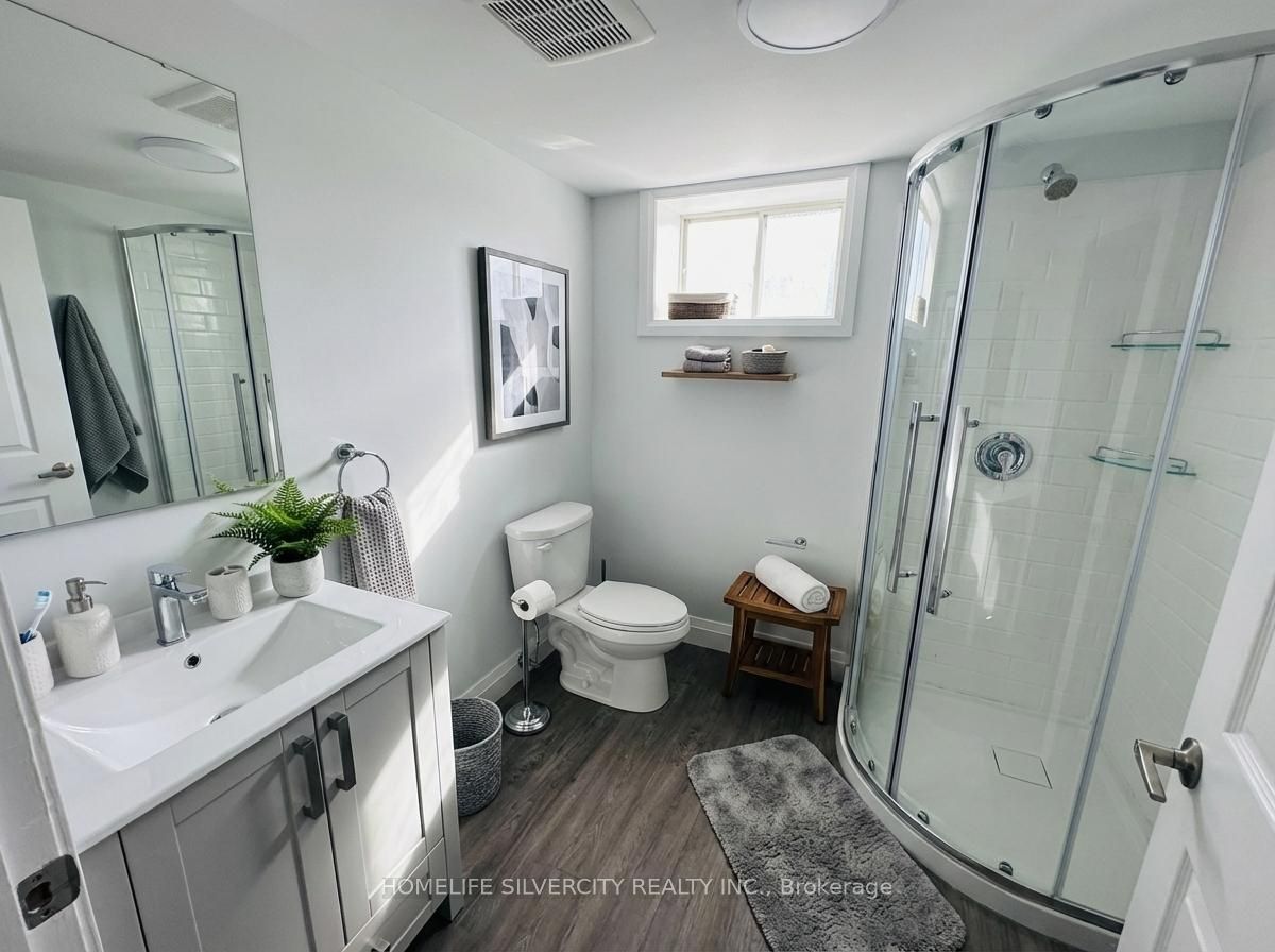 221 Emerson Avenue S Property Photo 45