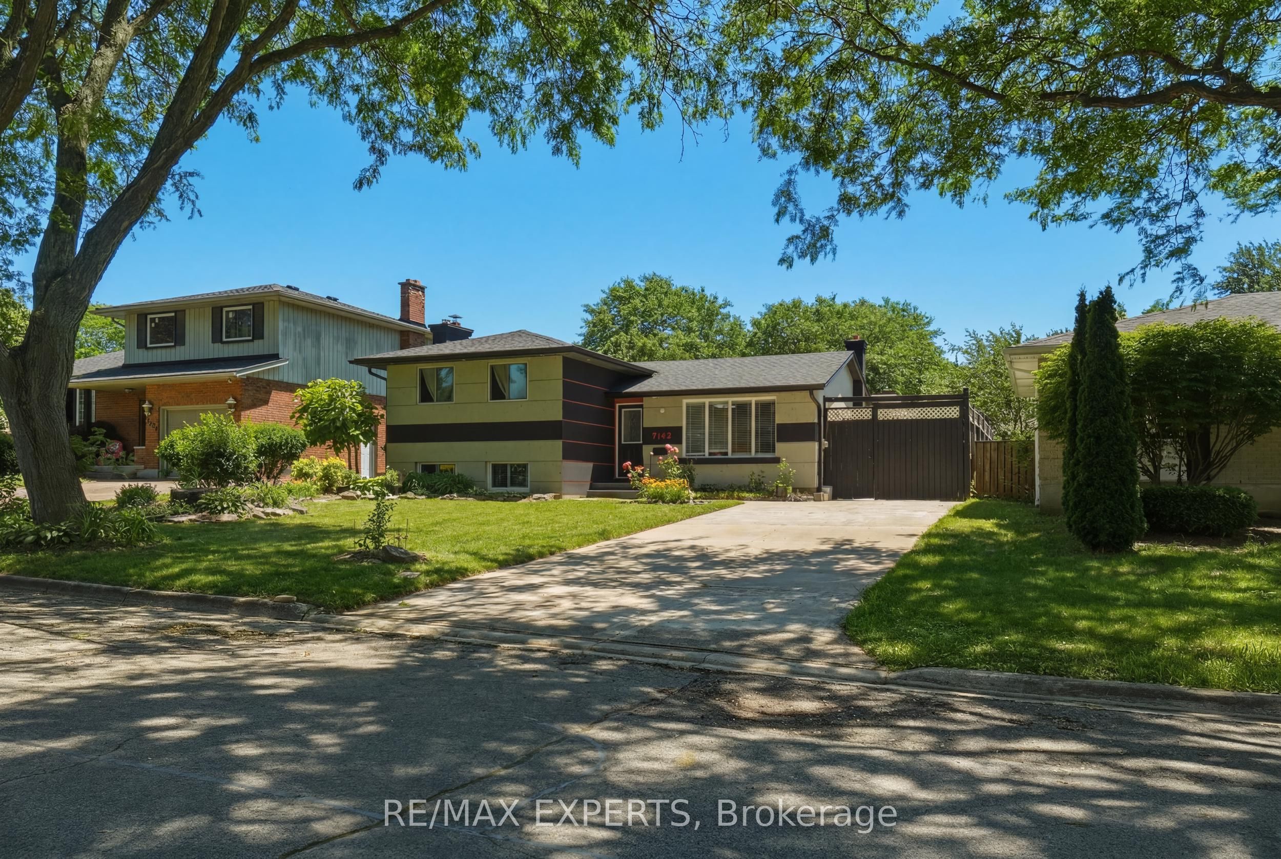 7142 Rosseau Place