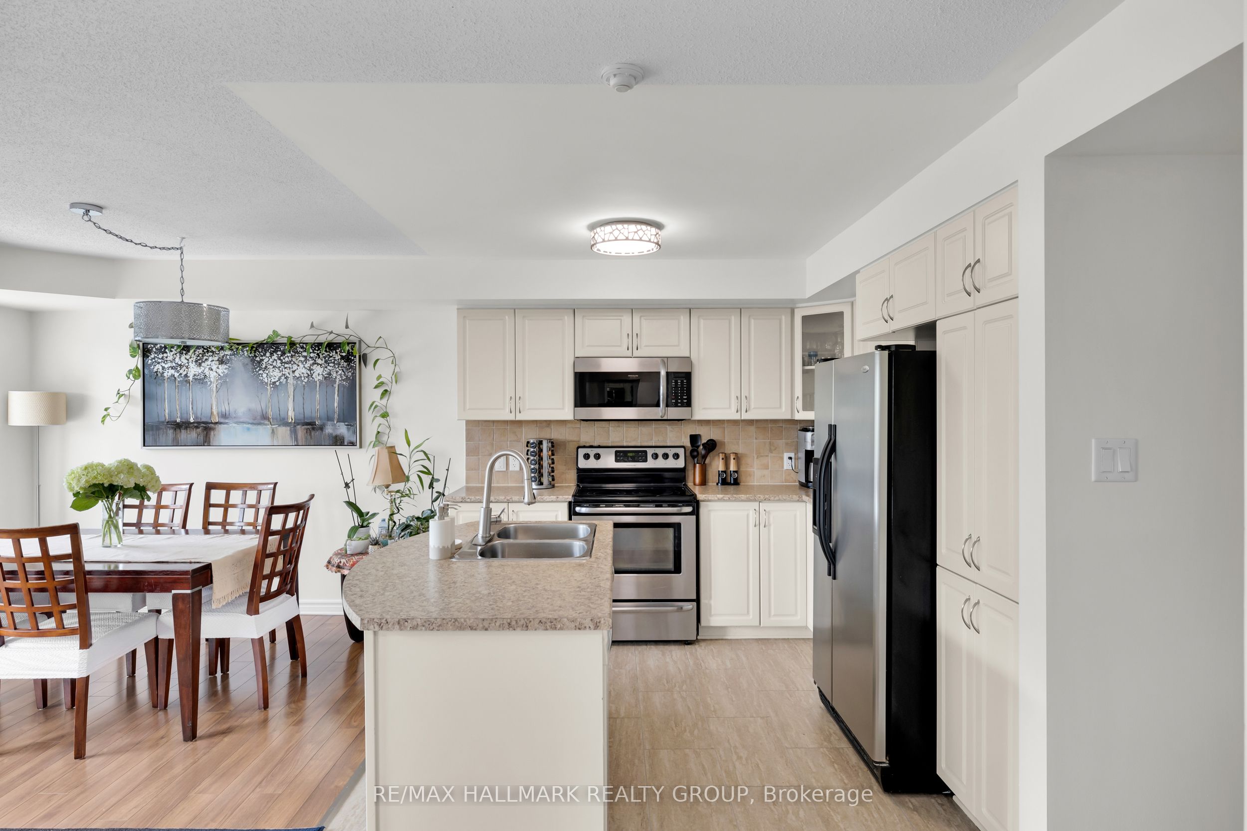 500 Stonefield Private 6 Property Photo 8