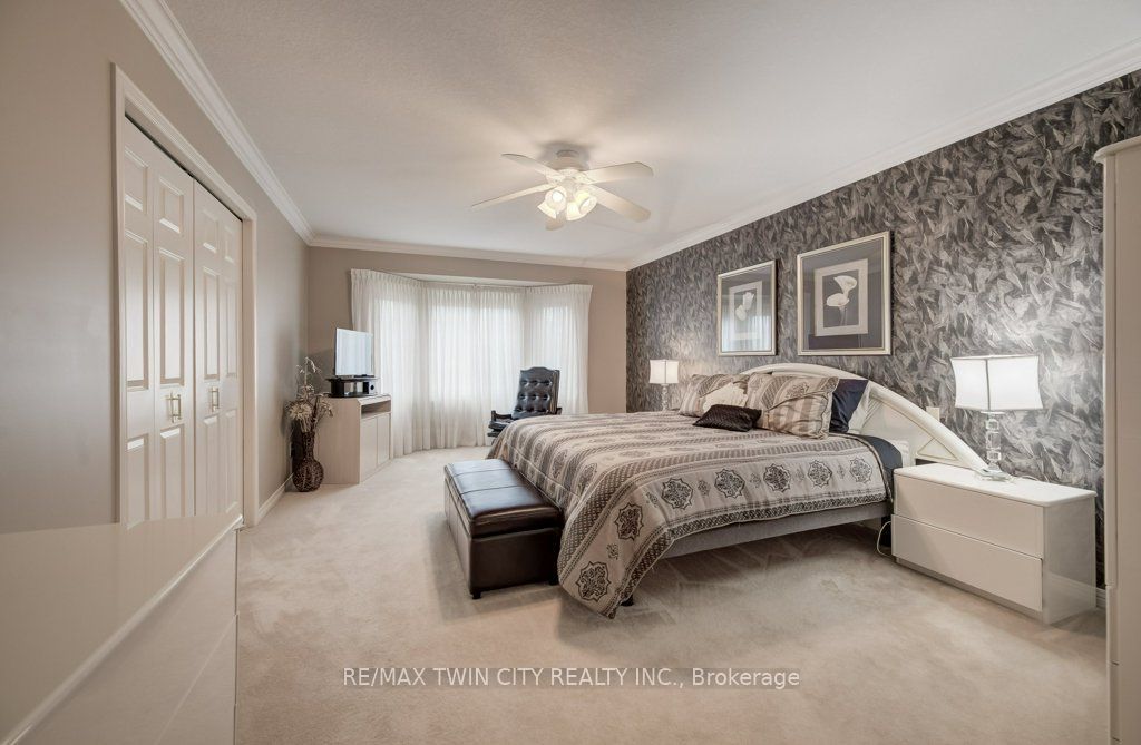449 Knightsbridge Court Property Photo 25