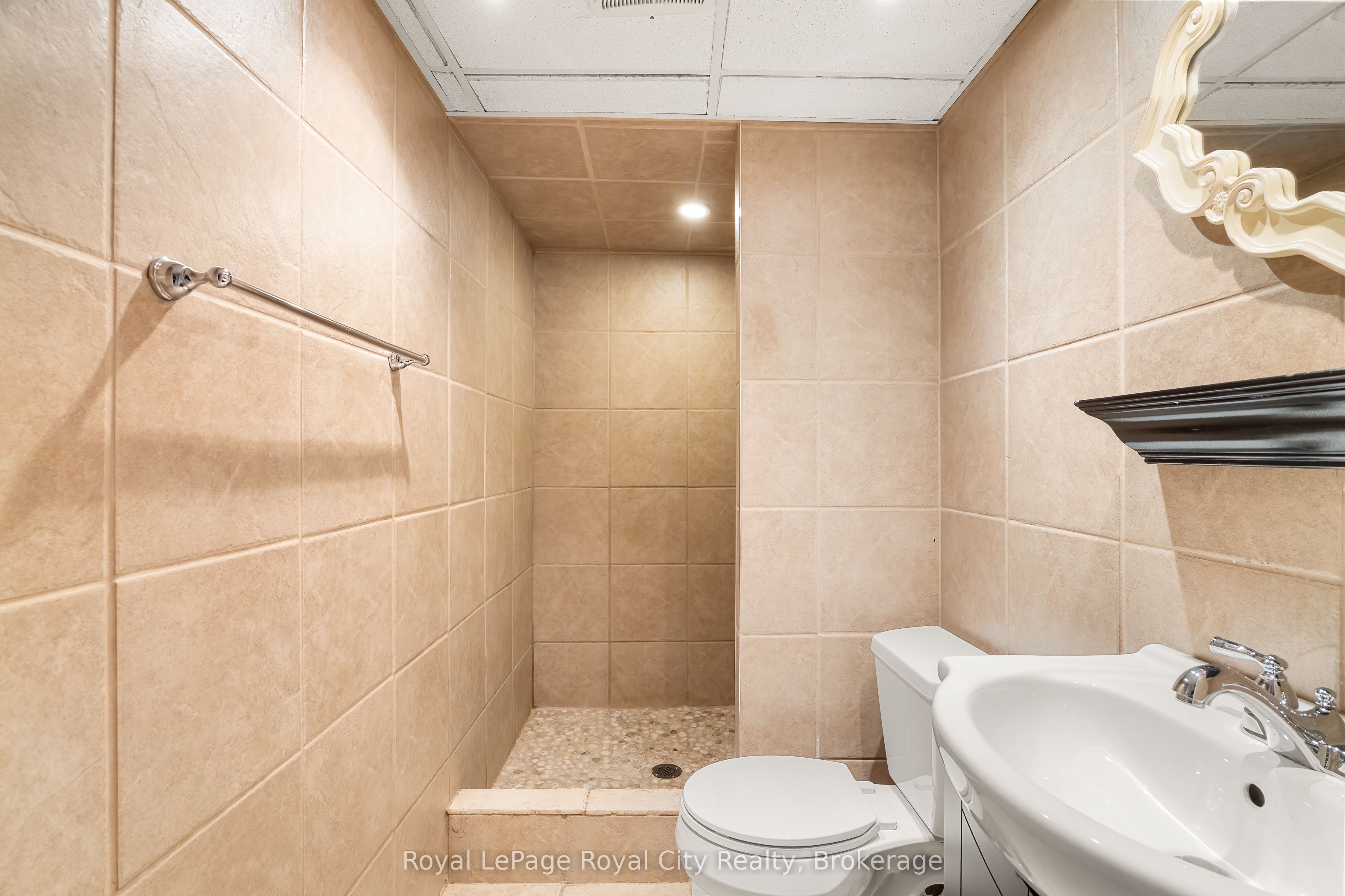 5837 Wellington Road 7 Property Photo 33