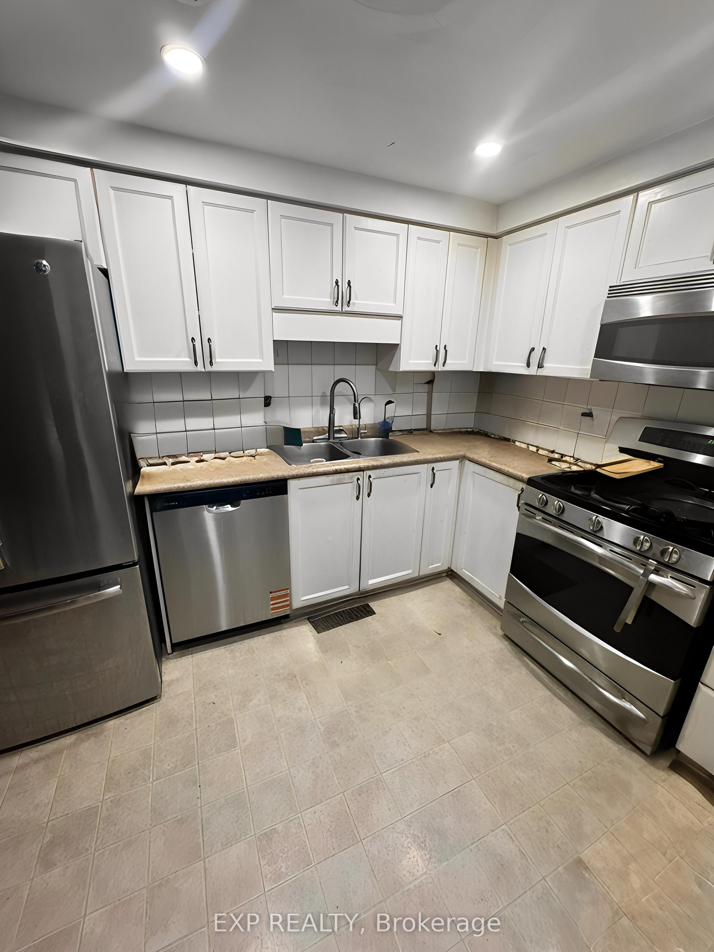 717 Activa Avenue Property Photo 4