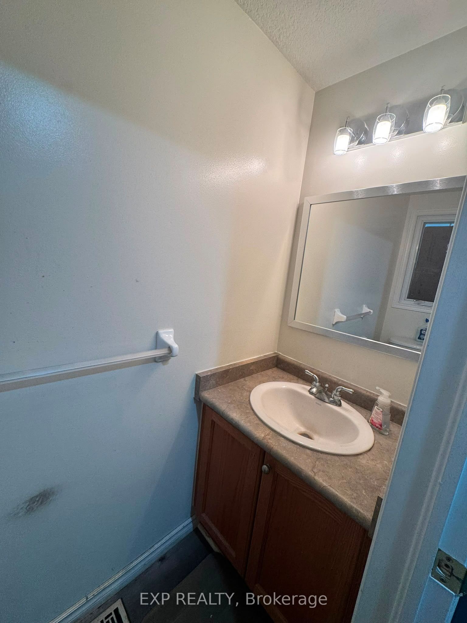 717 Activa Avenue Property Photo 5
