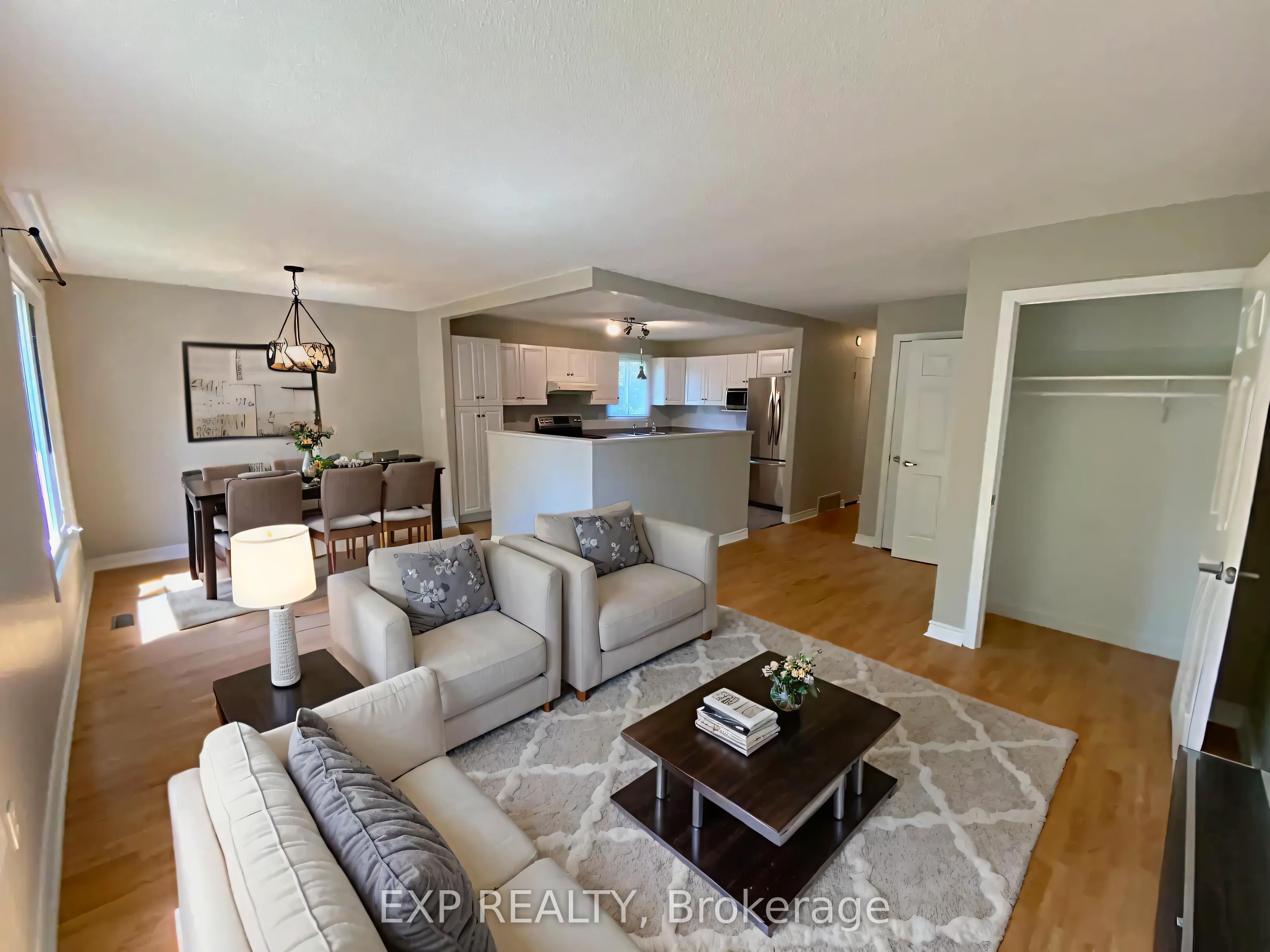92 Leaside Drive Upper Property Photo 4