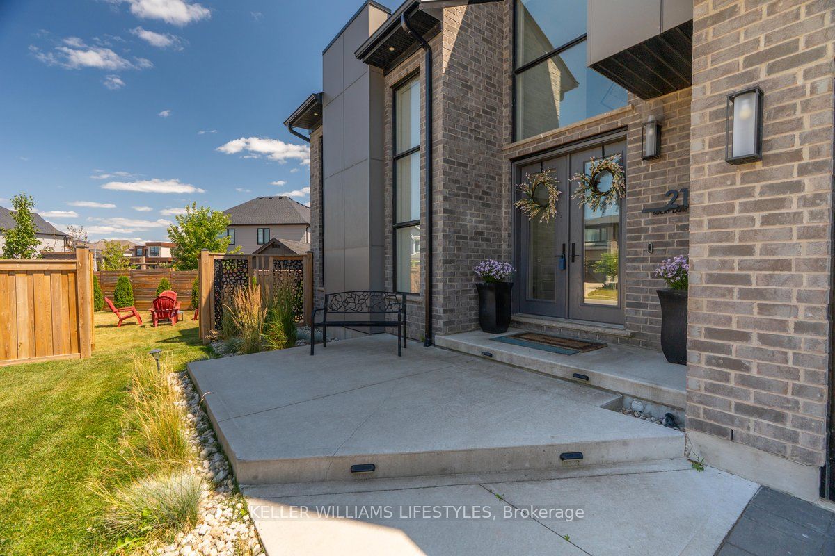 21 Locky Lane Property Photo 4