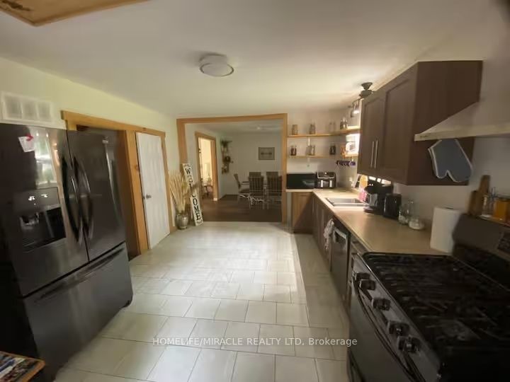 68 Bridge Street W Property Photo 4