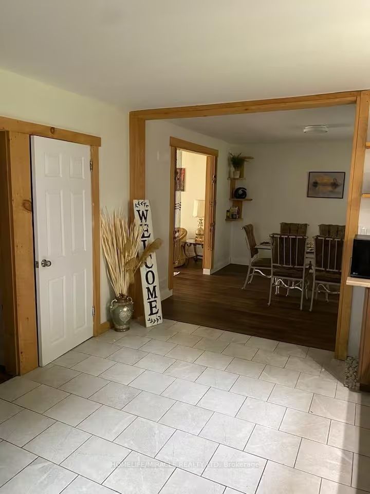 68 Bridge Street W Property Photo 6