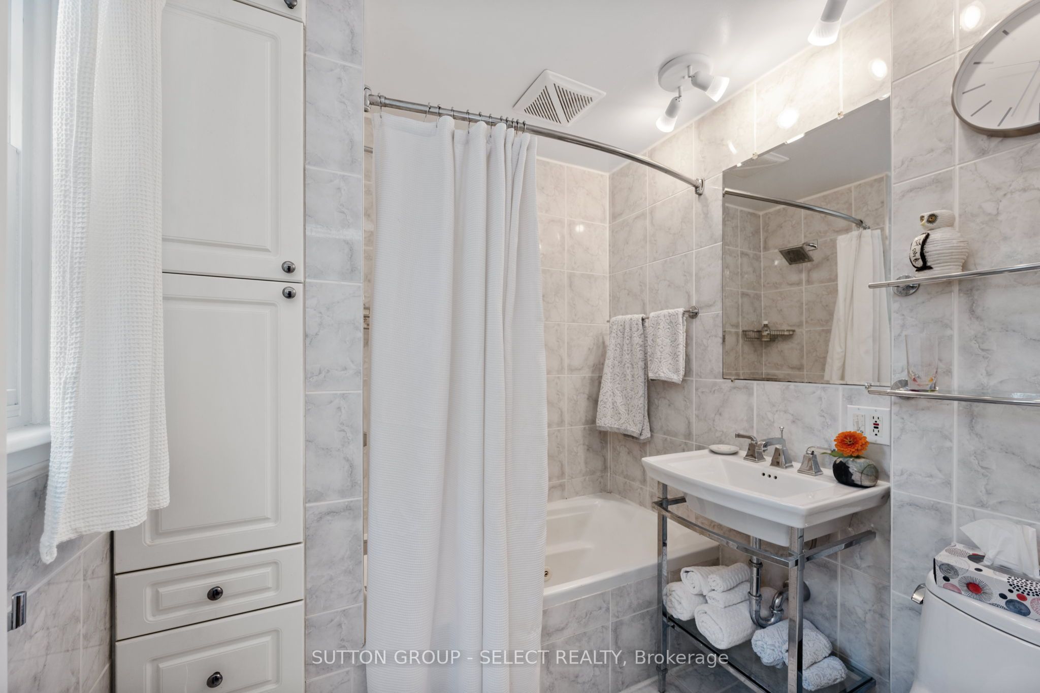536 Adevon Avenue Property Photo 19