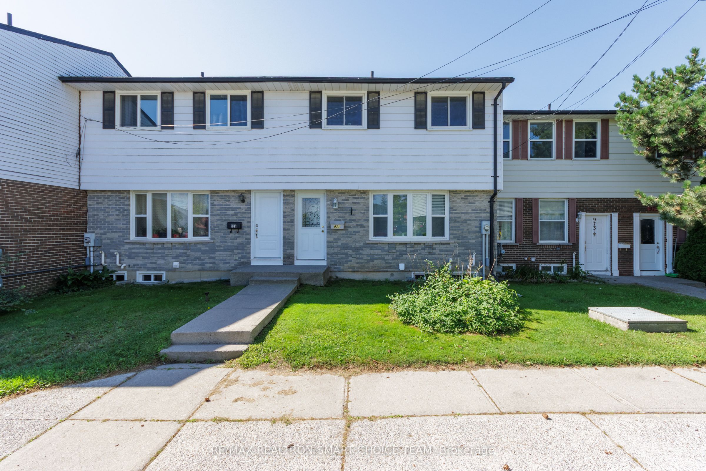 971 Oakview Avenue Property Photo 1