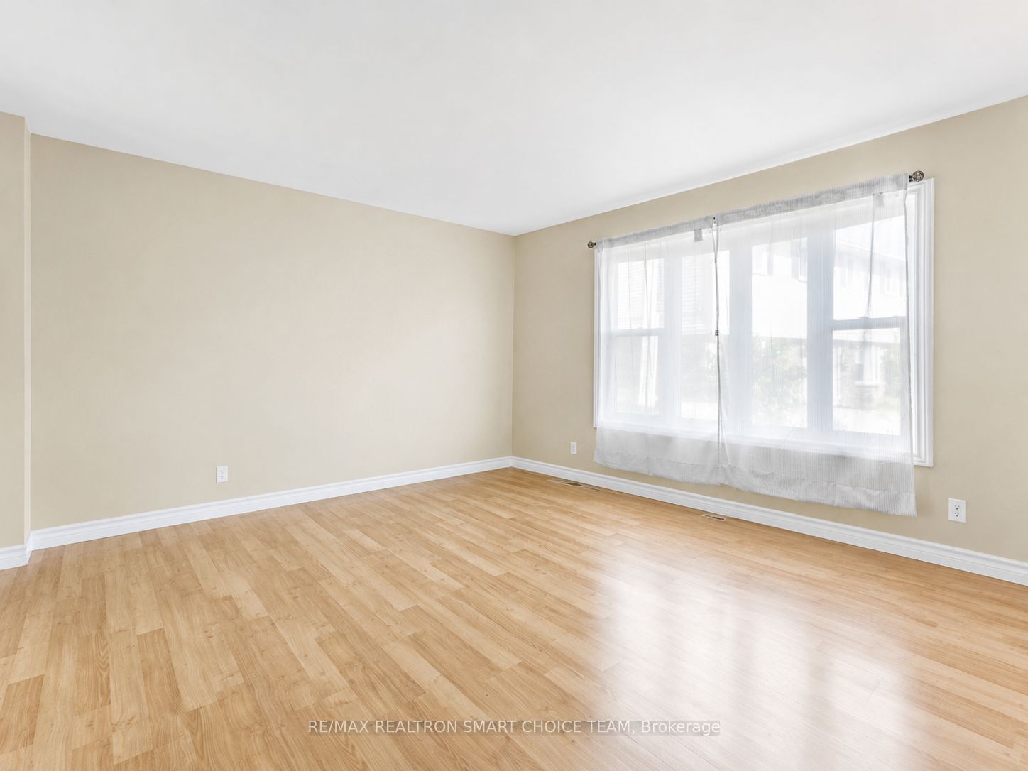 971 Oakview Avenue Property Photo 6
