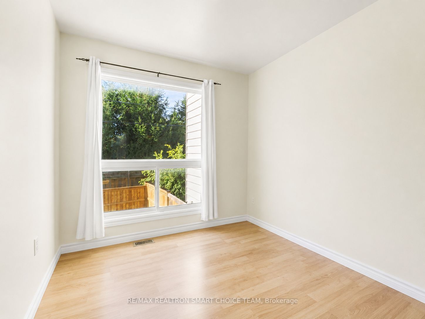 971 Oakview Avenue Property Photo 13