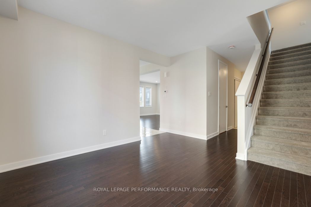 119 Hackamore Crescent Property Photo 6