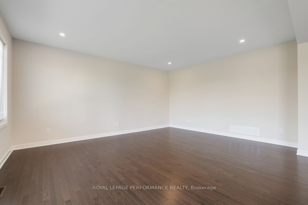 119 Hackamore Crescent Property Photo 14
