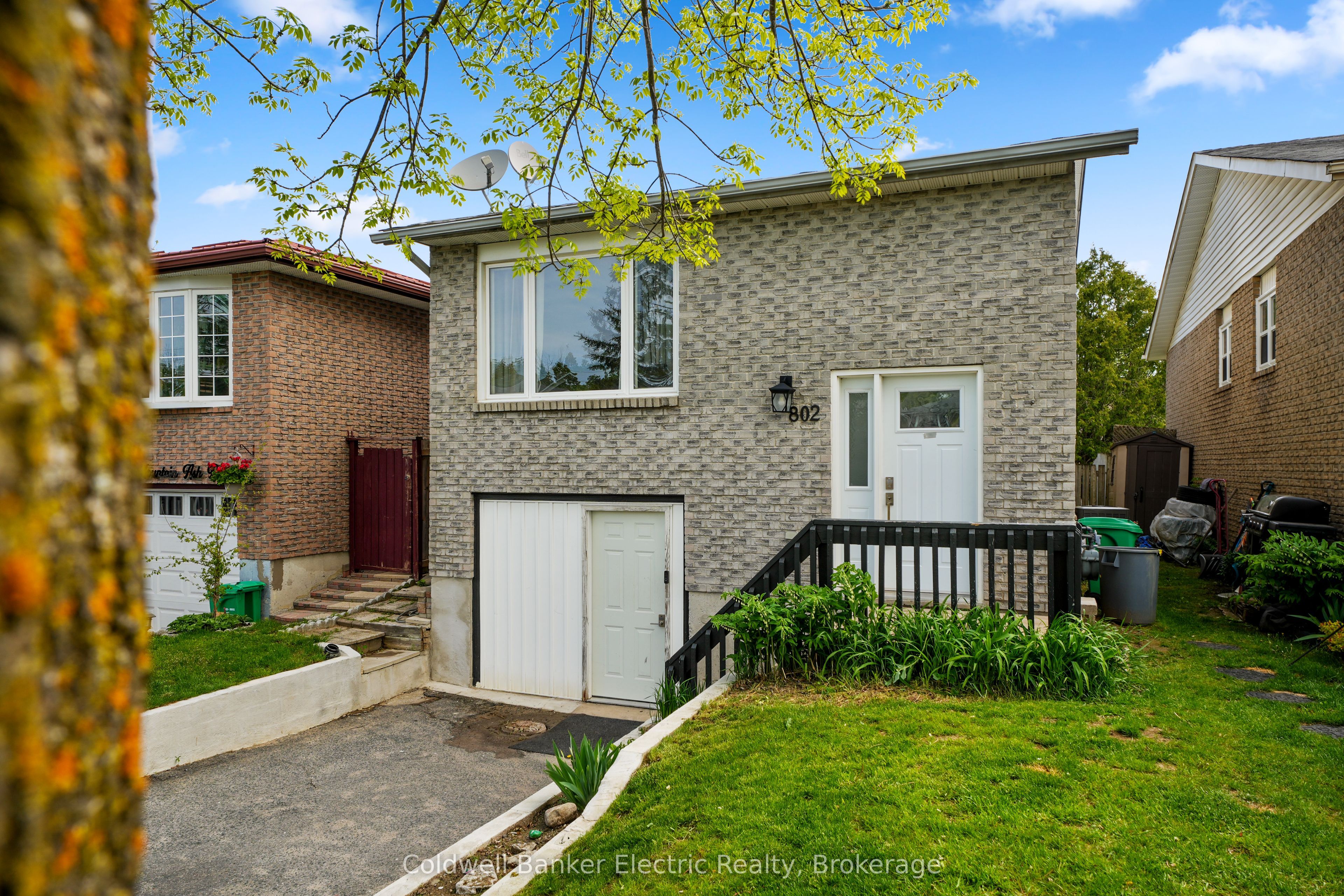 802 Mountain Ash Road Property Photo 2