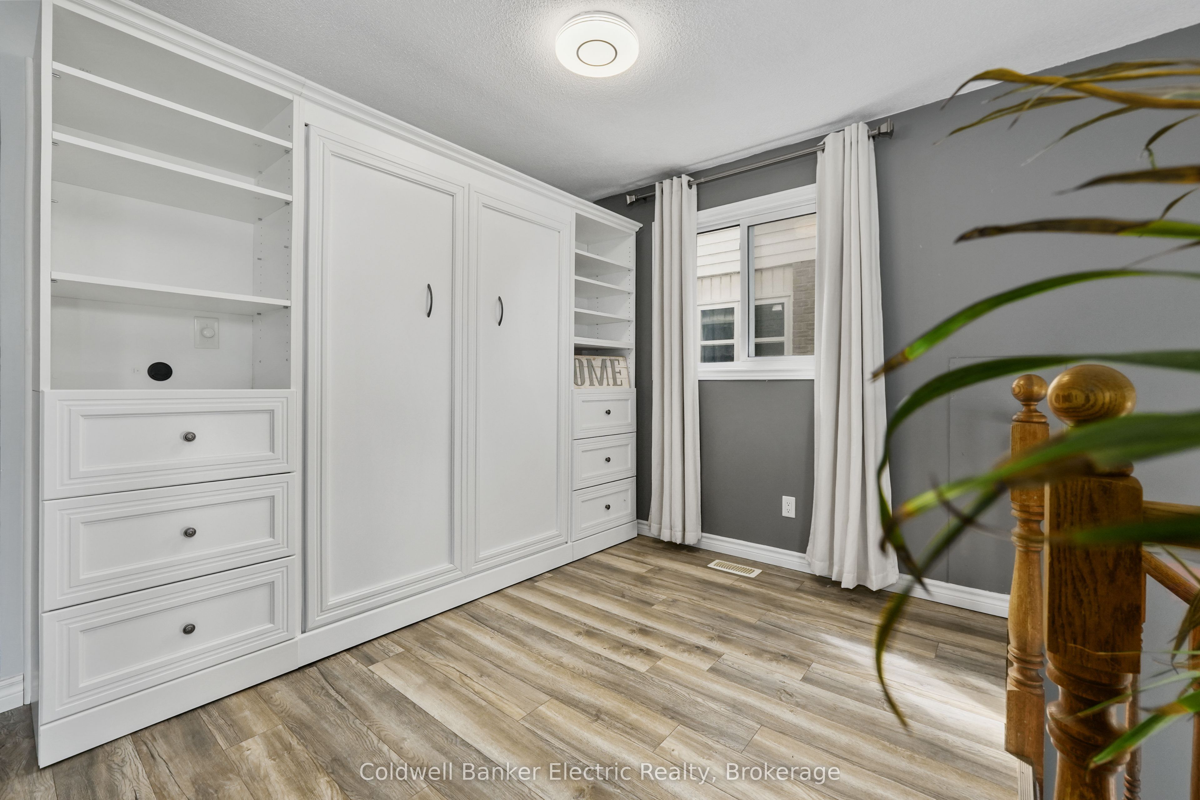 802 Mountain Ash Road Property Photo 3