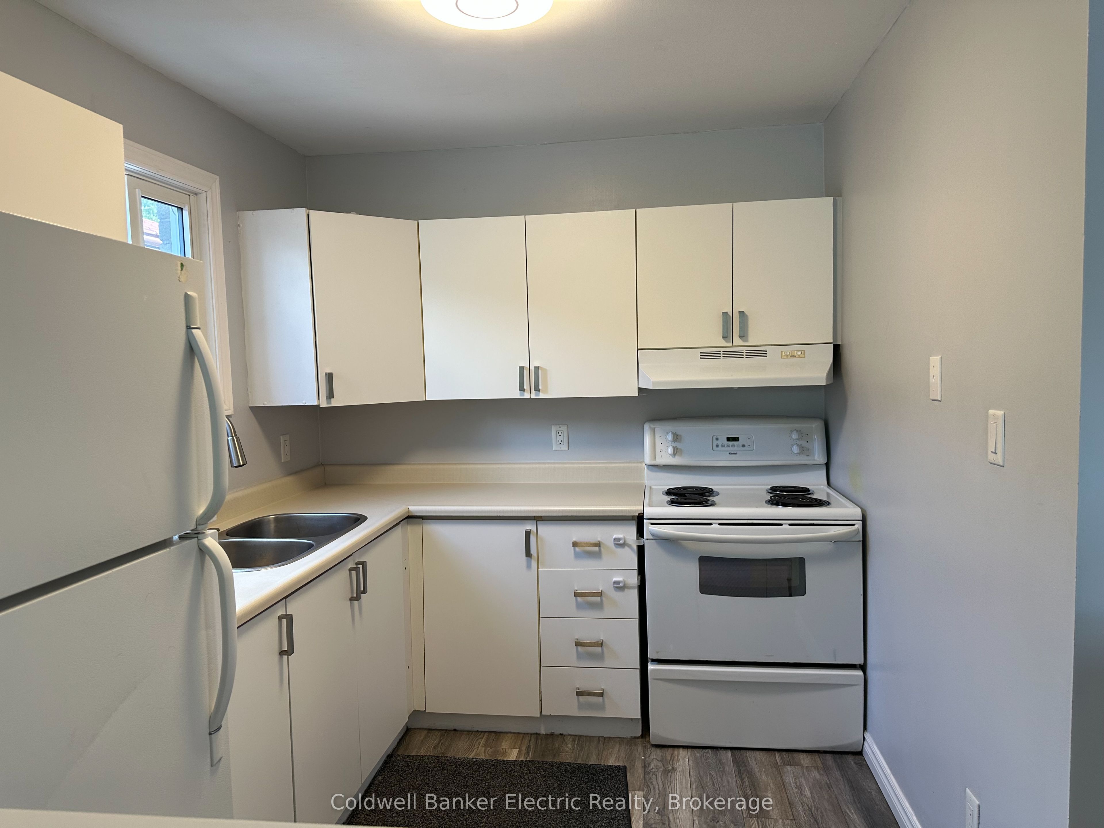 802 Mountain Ash Road Property Photo 8