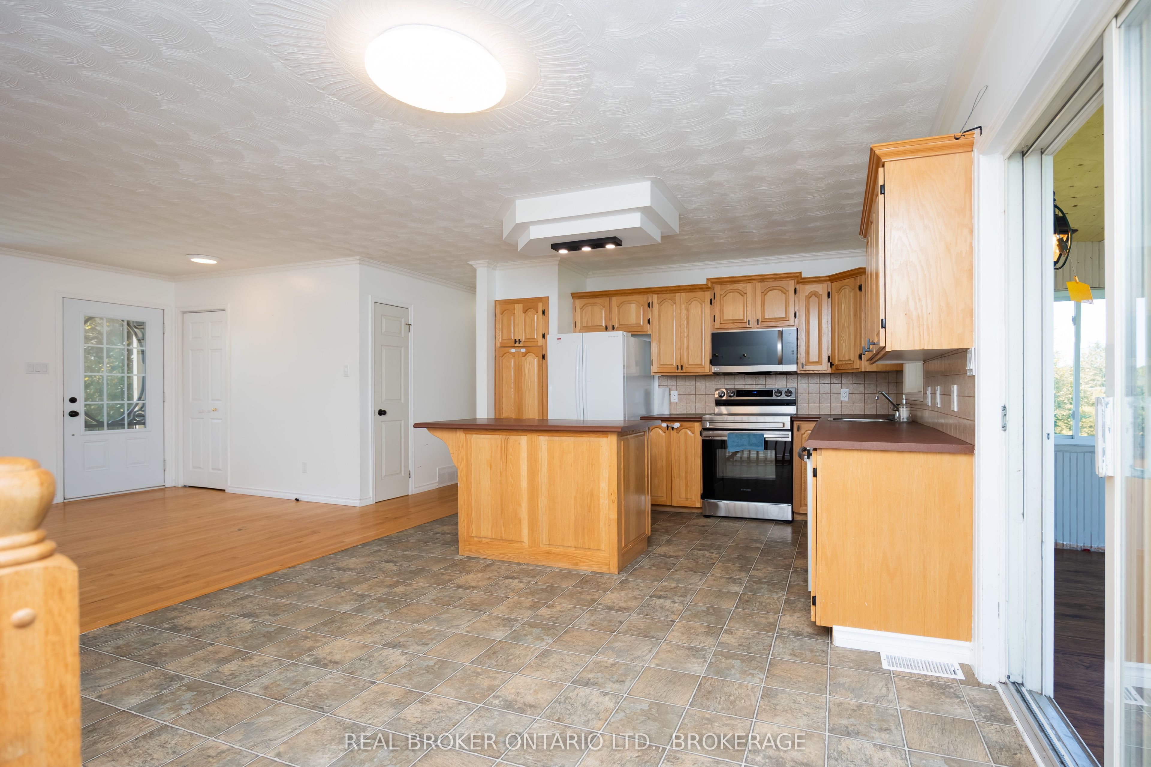 4057 Lefebvre Street Property Photo 10