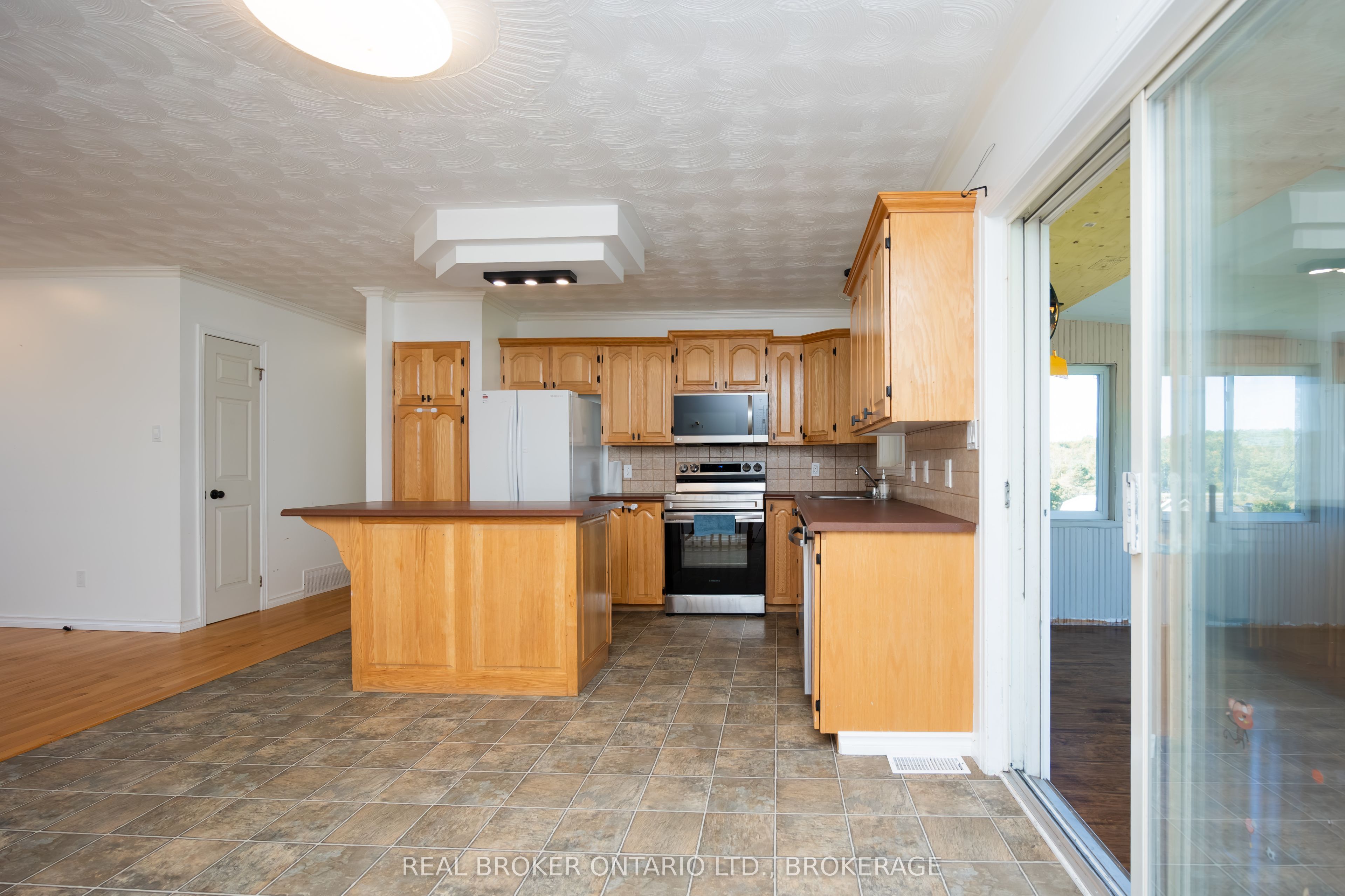 4057 Lefebvre Street Property Photo 11
