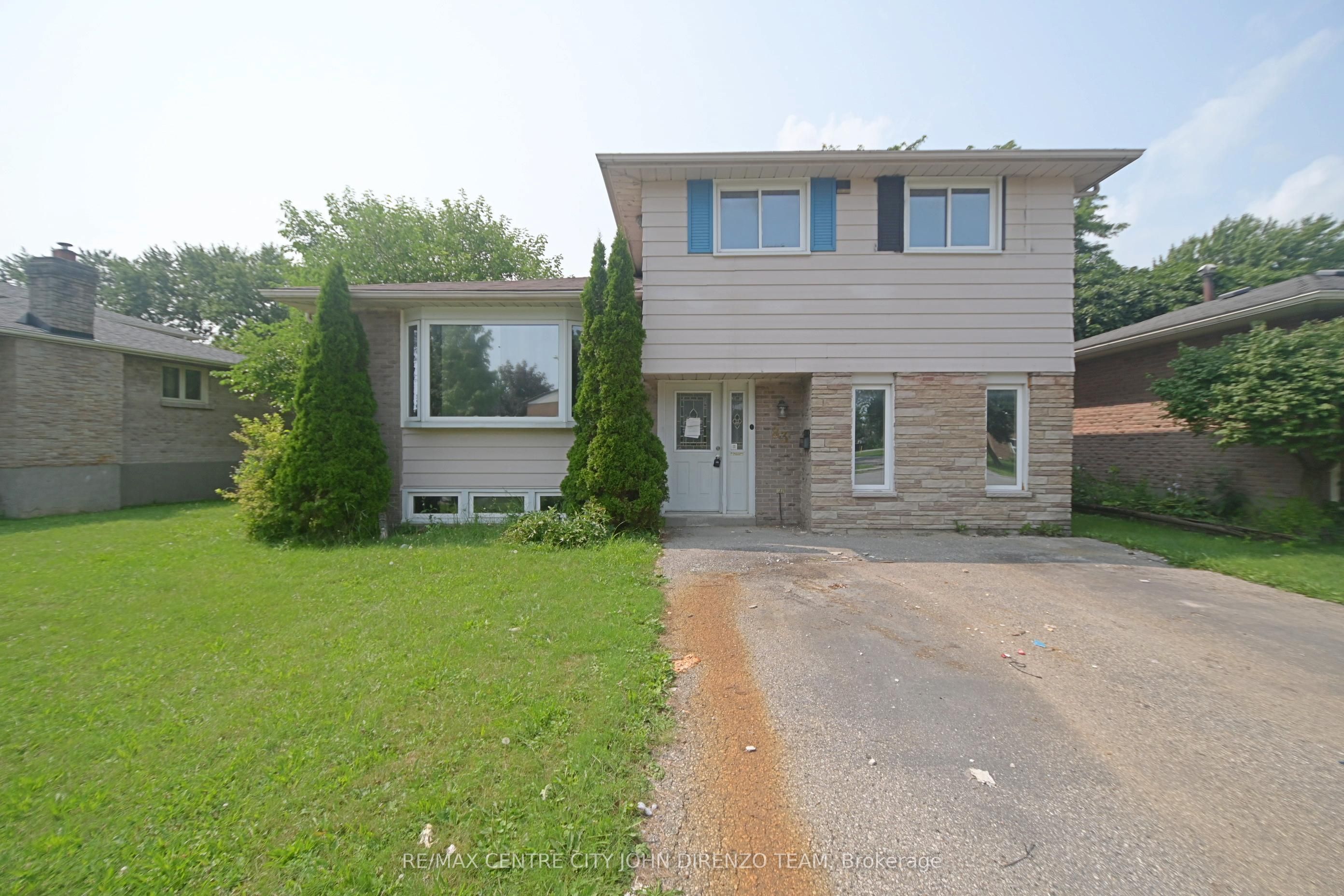 83 Confederation Drive Property Photo 1
