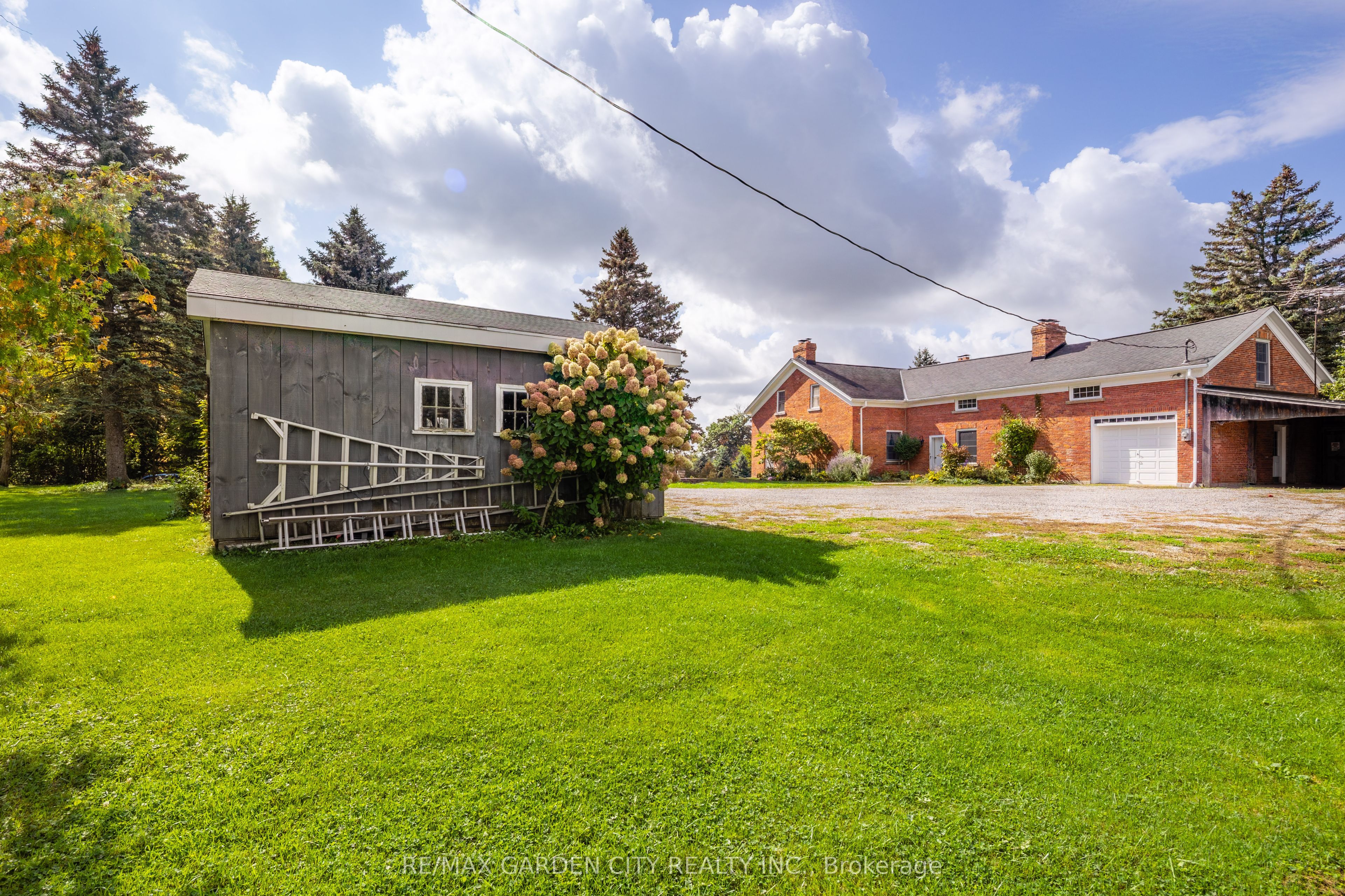 2432 Seburn Road Property Photo 9