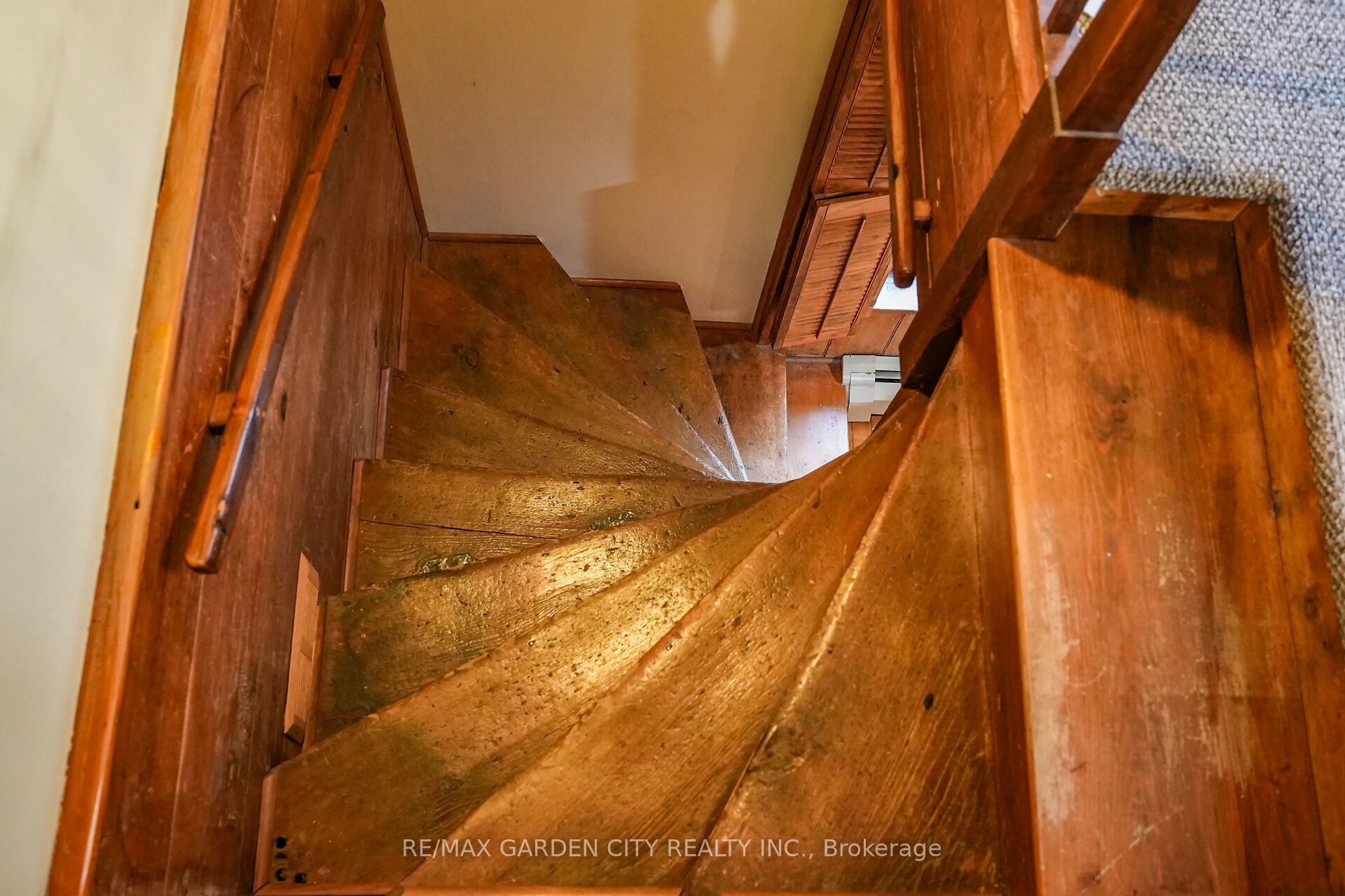 2432 Seburn Road Property Photo 32