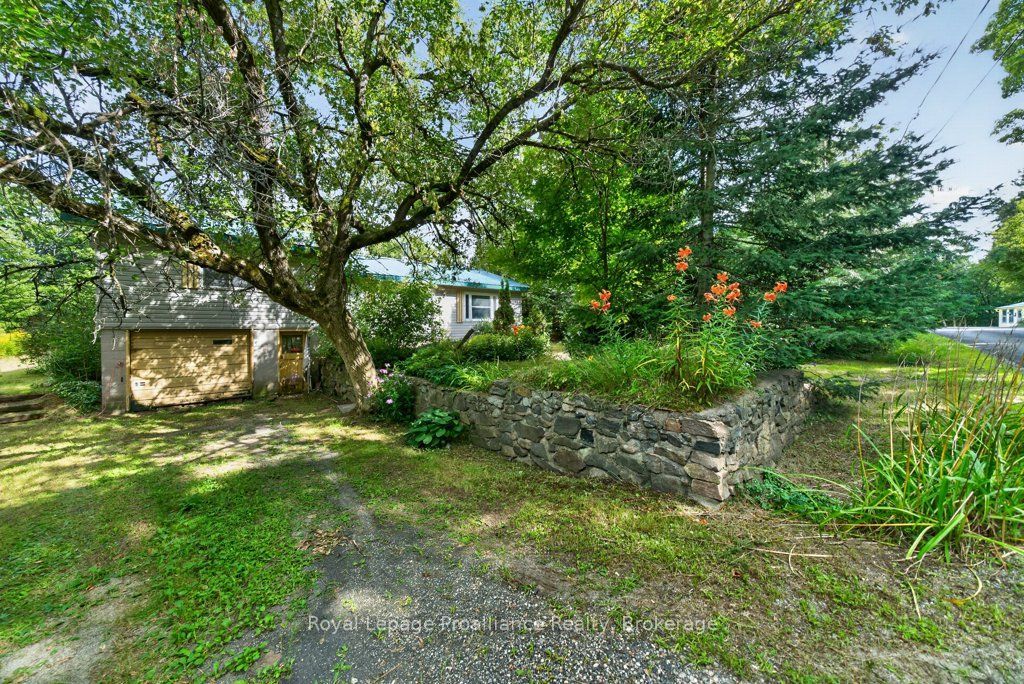 2452 Henderson Road Property Photo 1