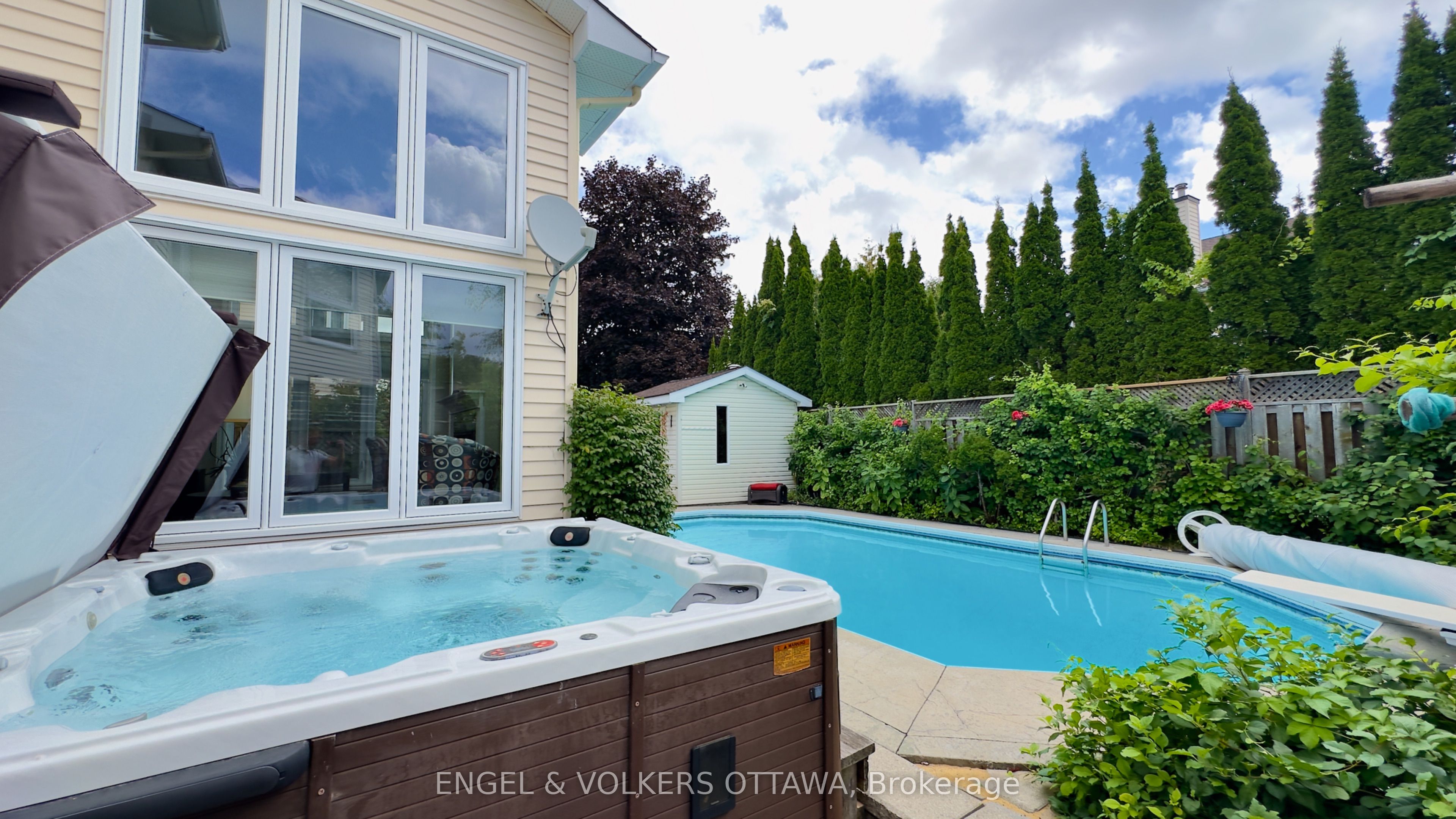 736 Hauteview Crescent Property Photo 23
